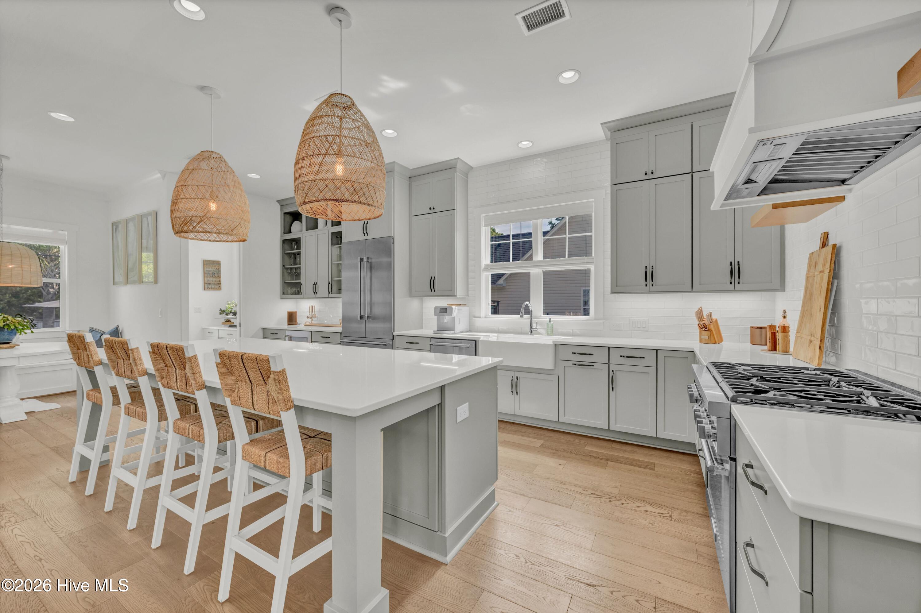 100566048 | Photo 27