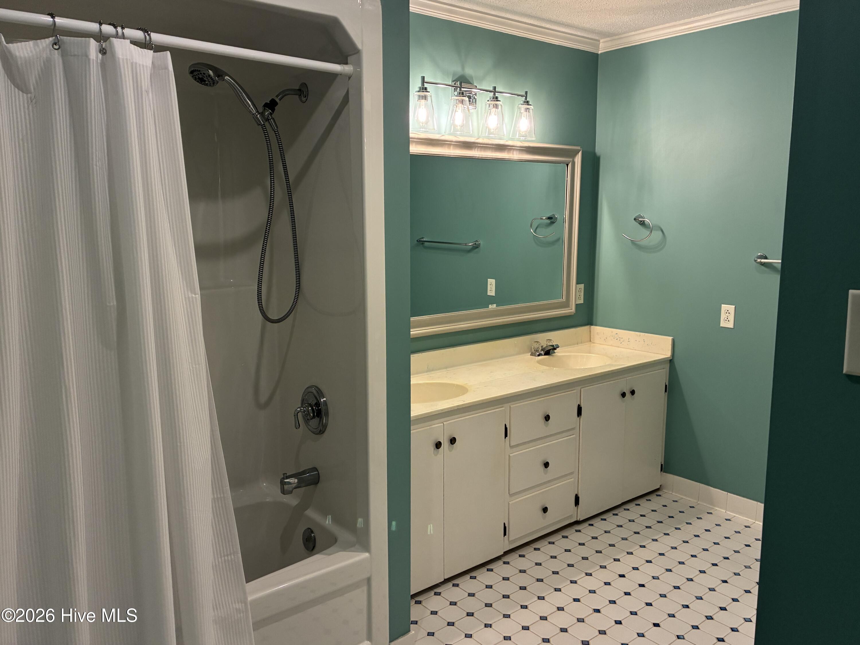 100558750 | Photo 26