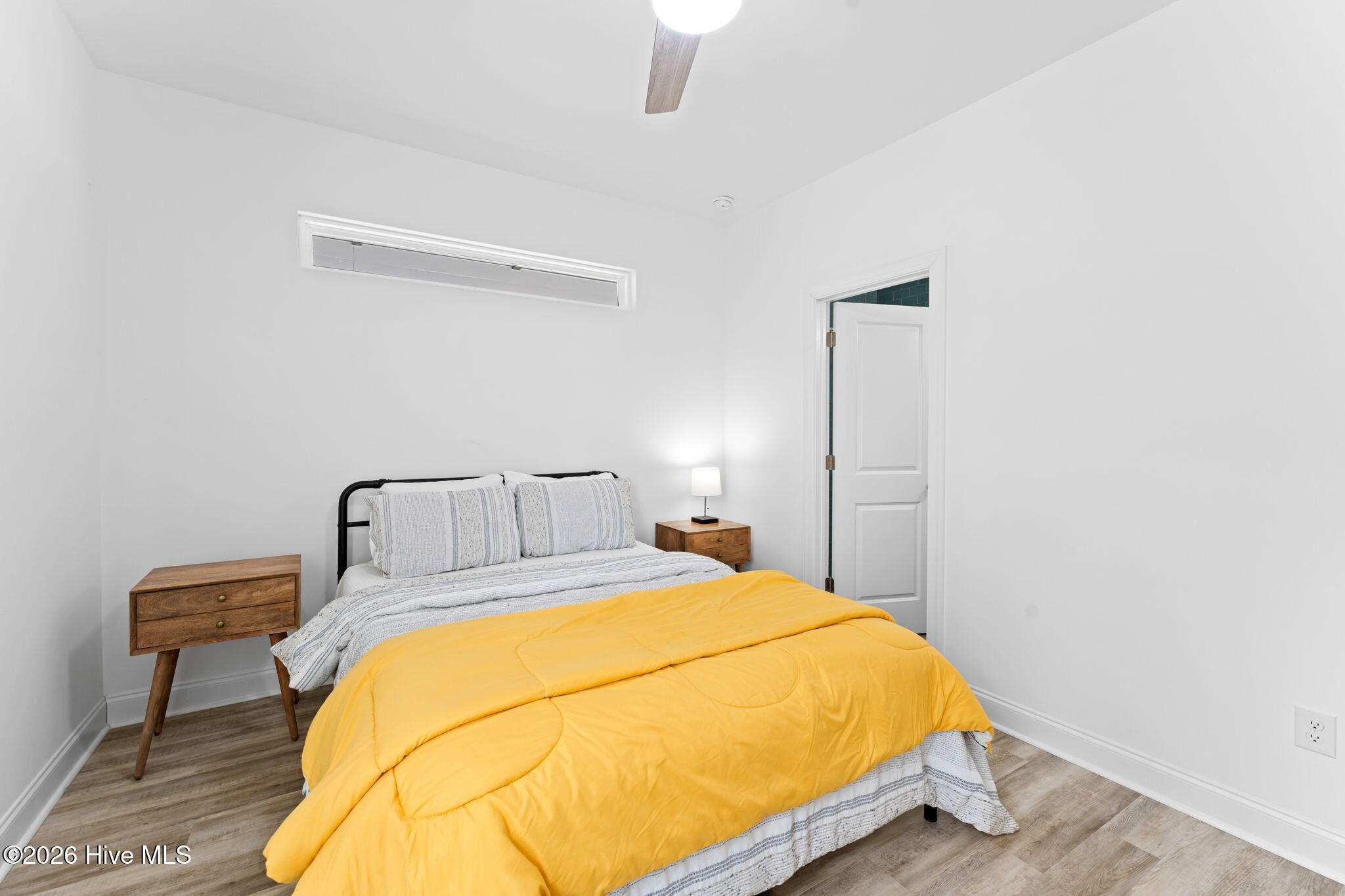 100554364 | Photo 30