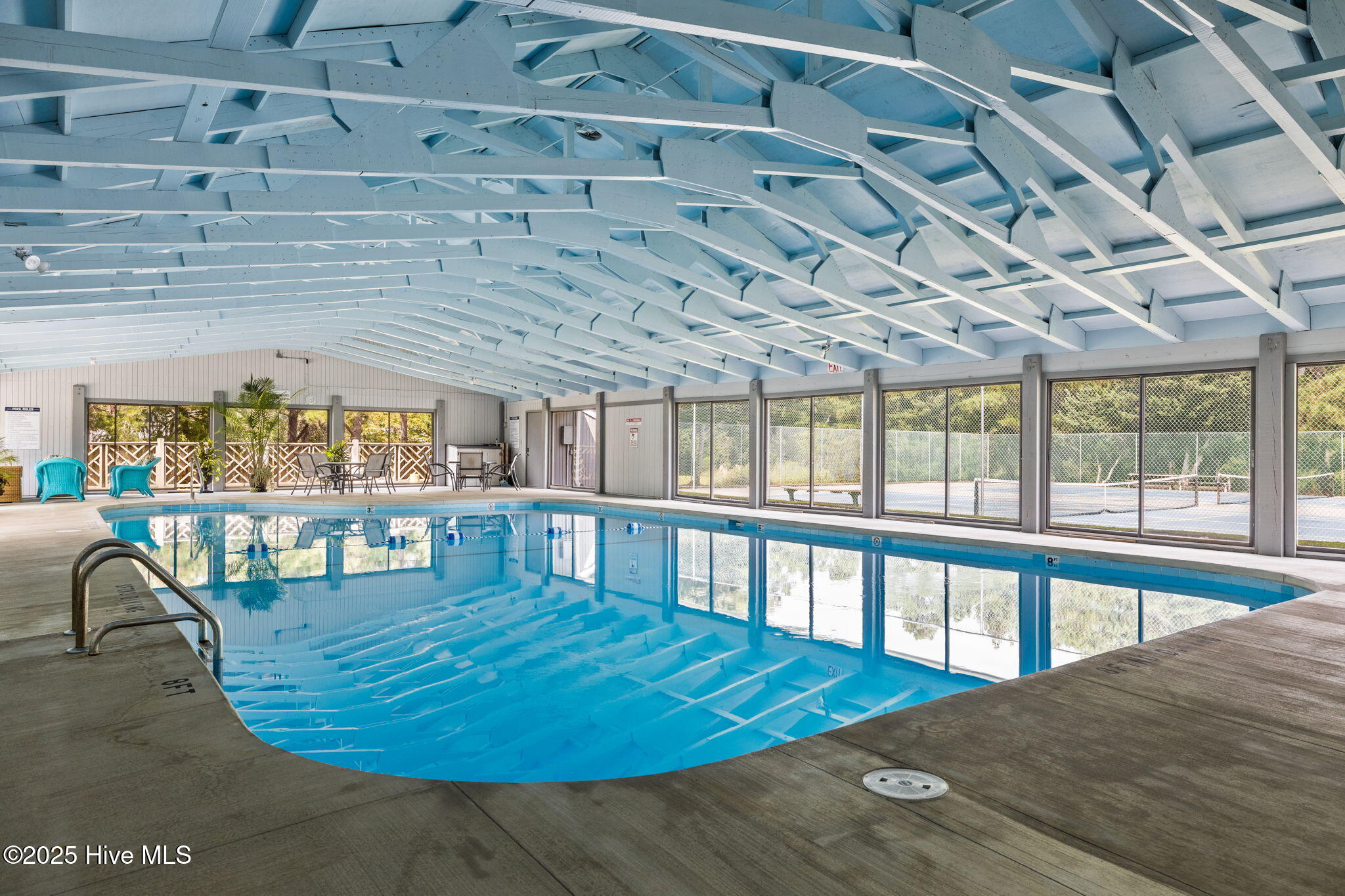 100535865 | Photo 45