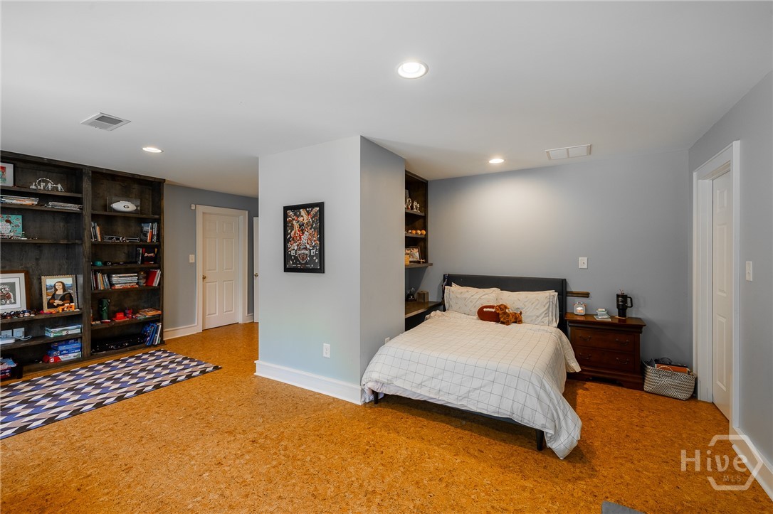385 Woodward Way