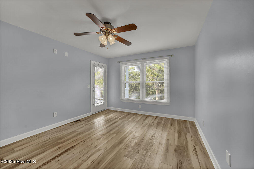 100531490 | Photo 15