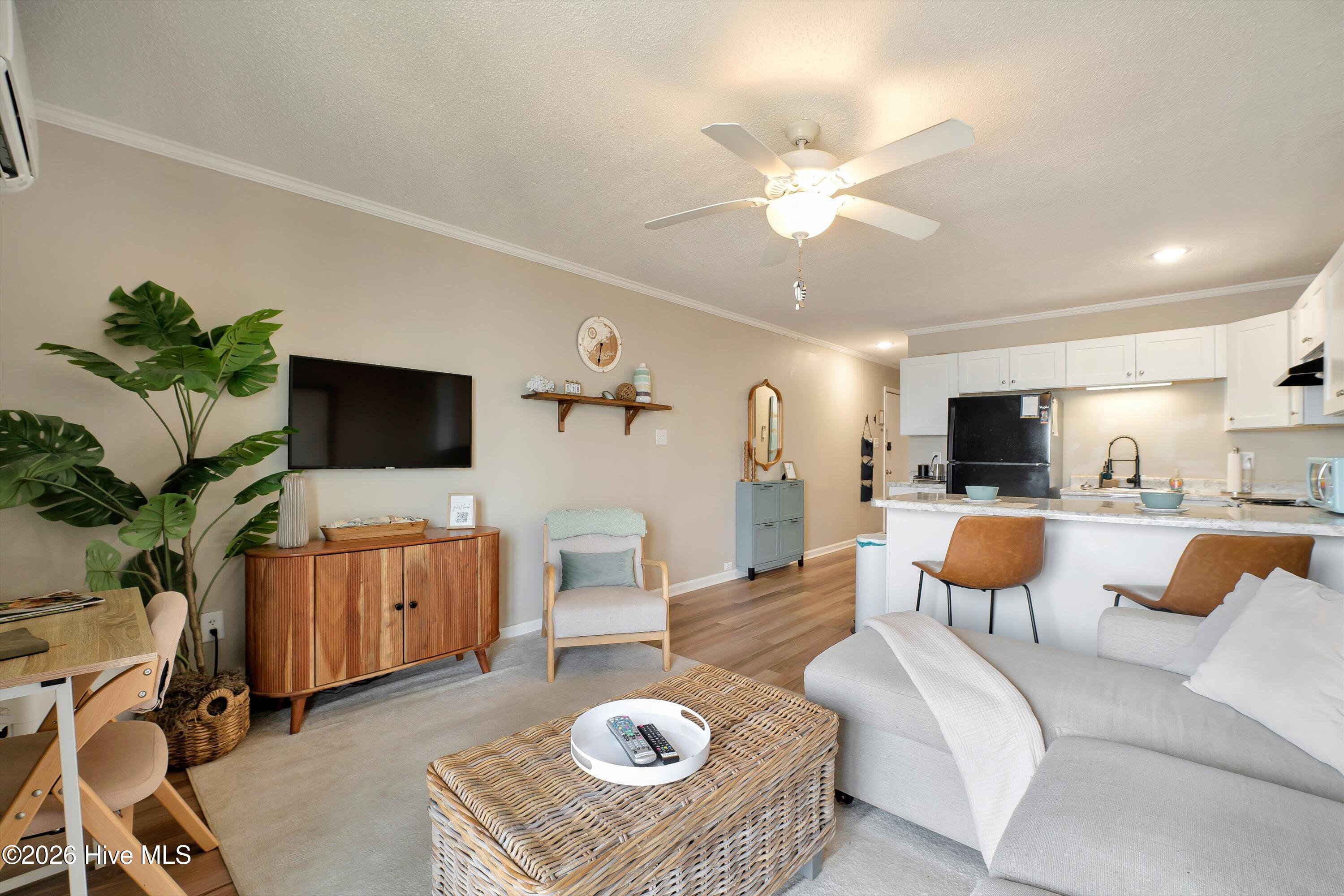 100551405 | Photo 32