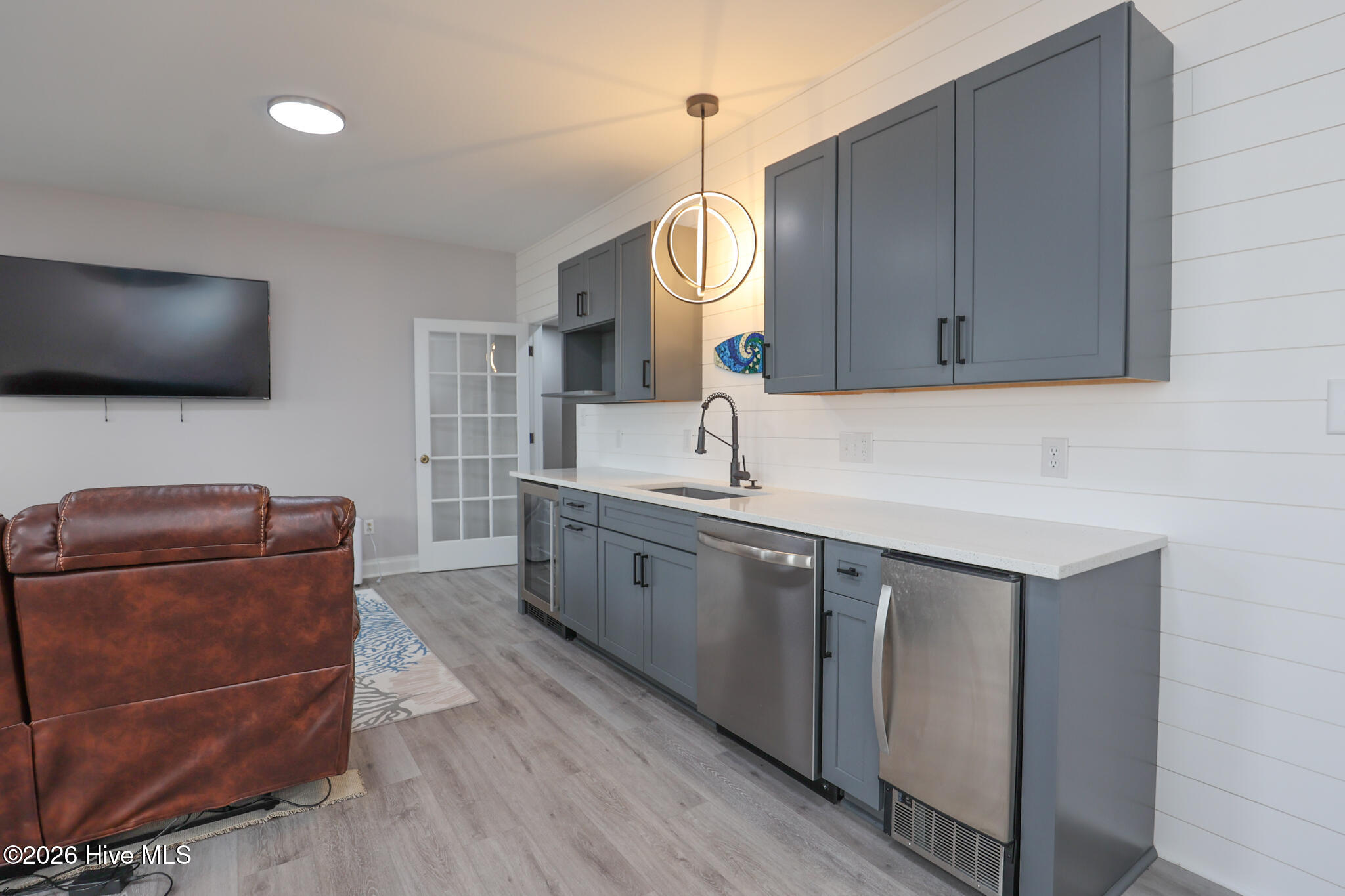 100556044 | Photo 56