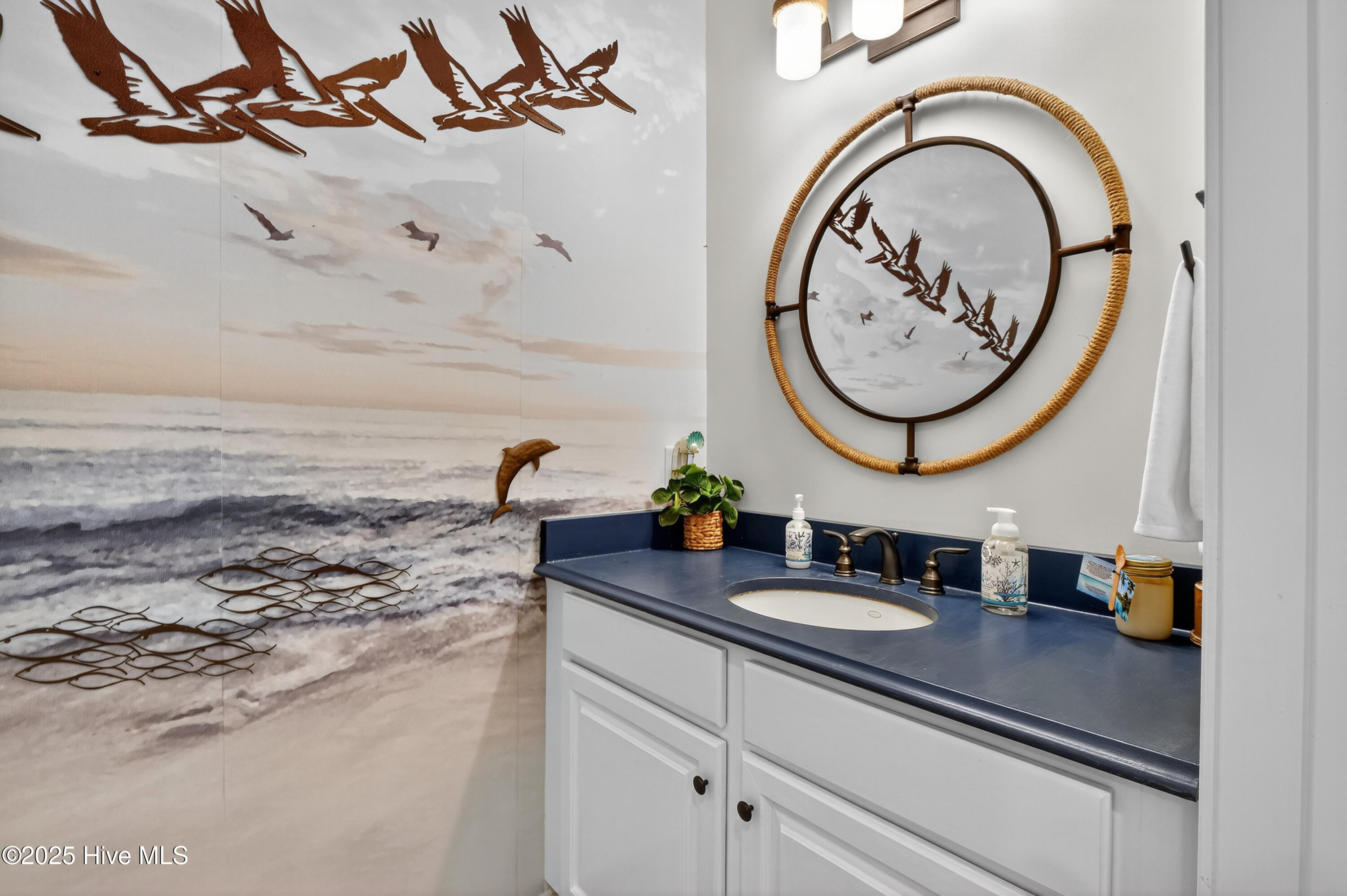 100524074 | Photo 13