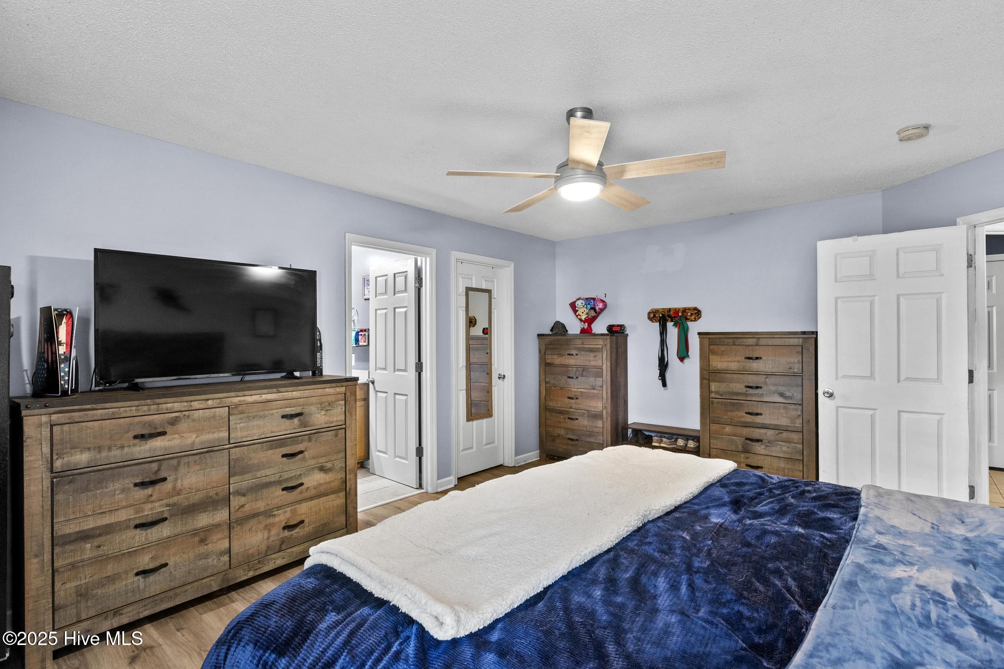 100542595 | Photo 18