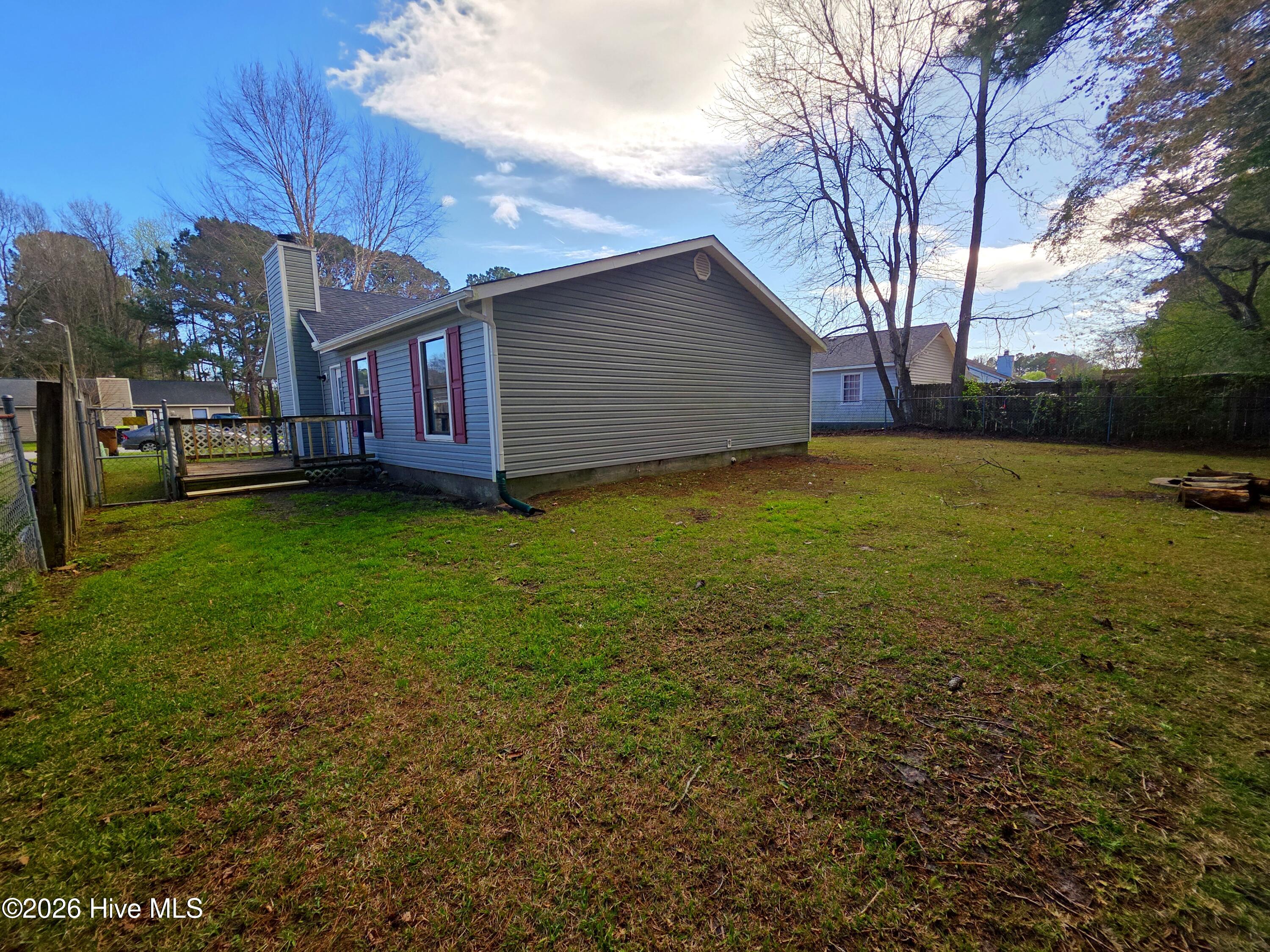 100560805 | Photo 19