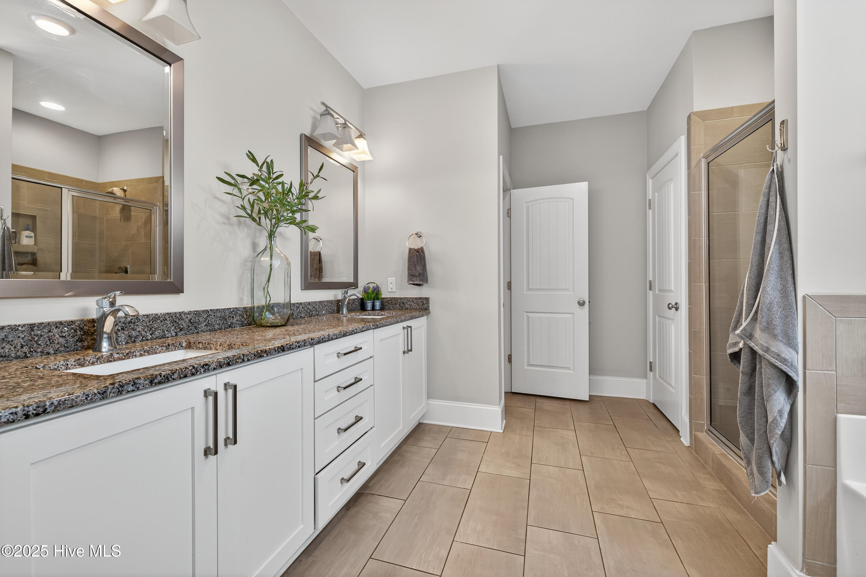 100531655 | Photo 18