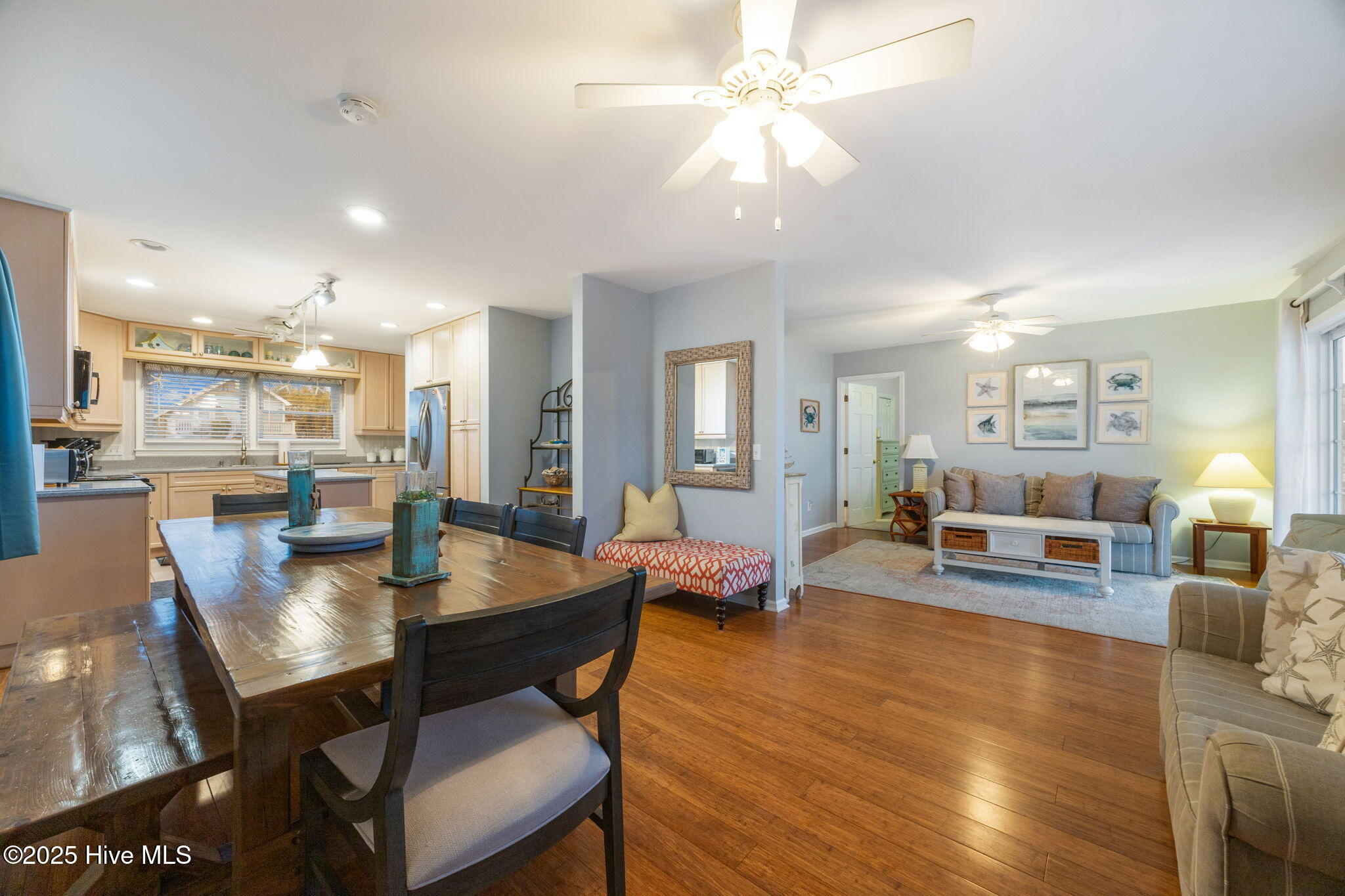 100567409 | Photo 37