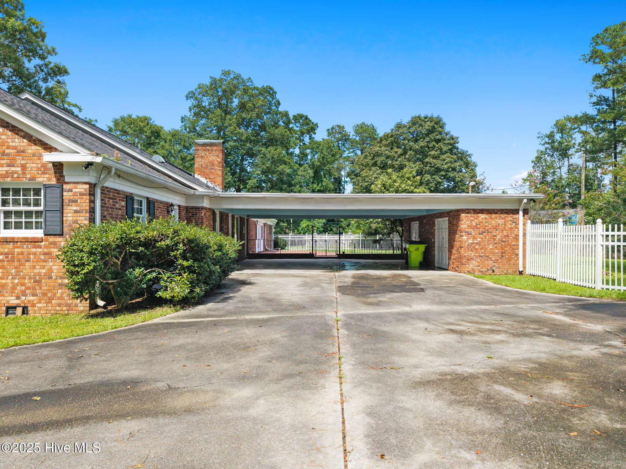 100526462 | Photo 59