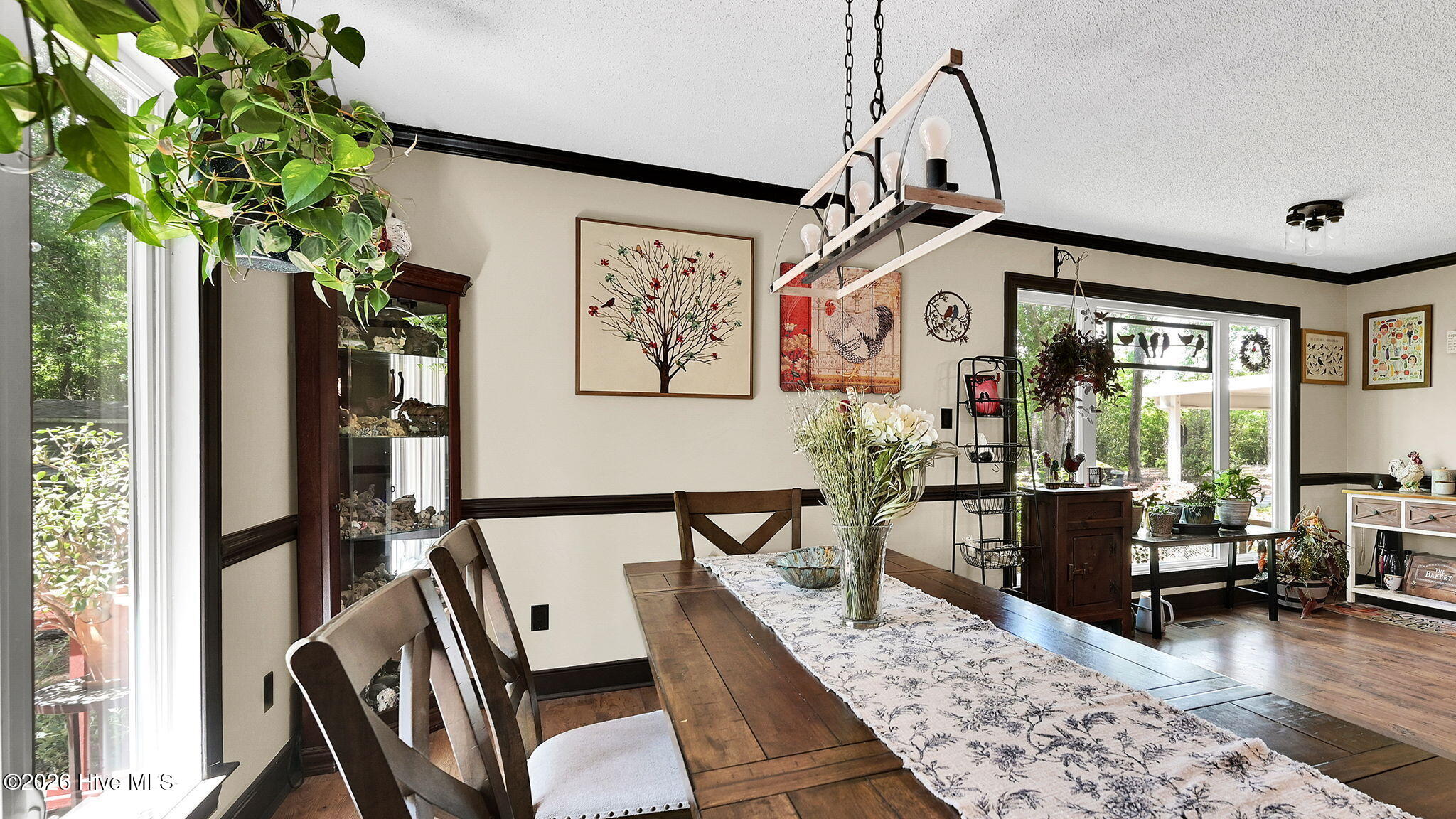 25-web-or-mls-1251 West Acres Lane-47