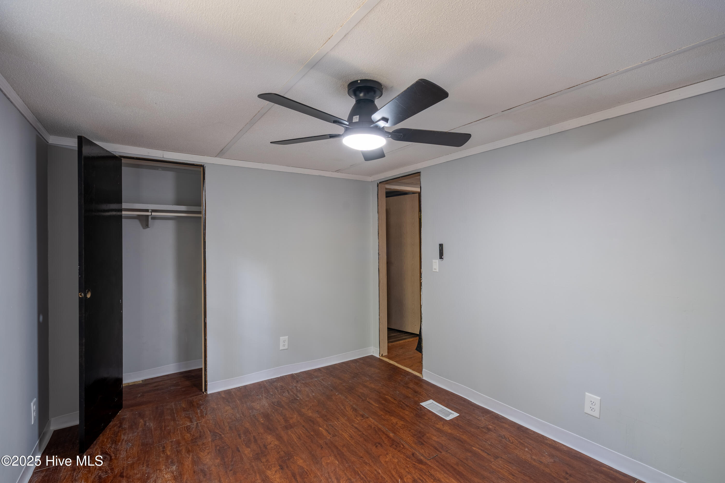 100535124 | Photo 12