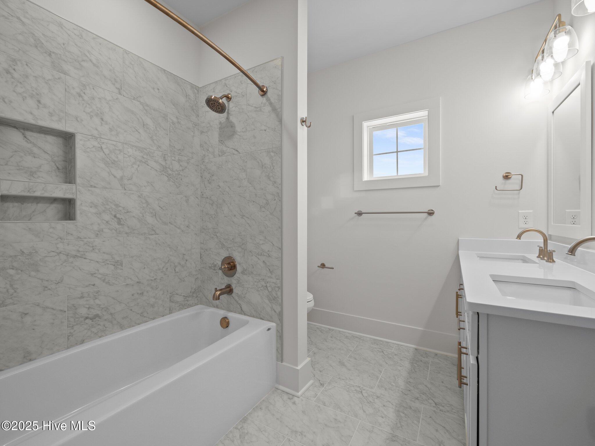 609 Cannonsgate Drive, Newport, NC, 28570