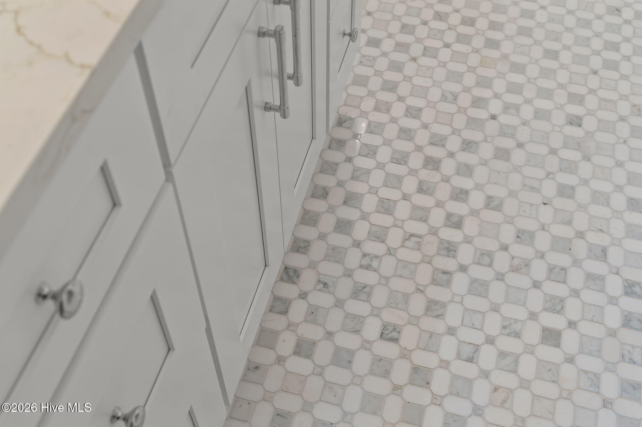 100549210 | Photo 18