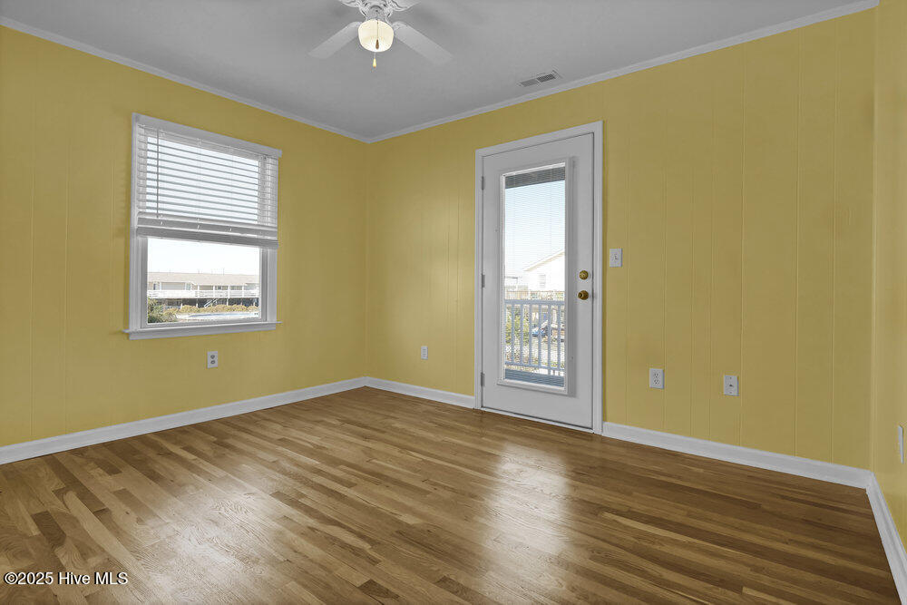 100533445 | Photo 37