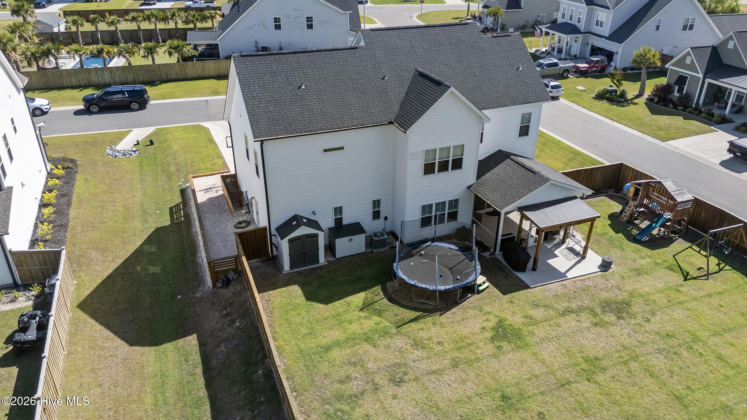 100570298 | Photo 54