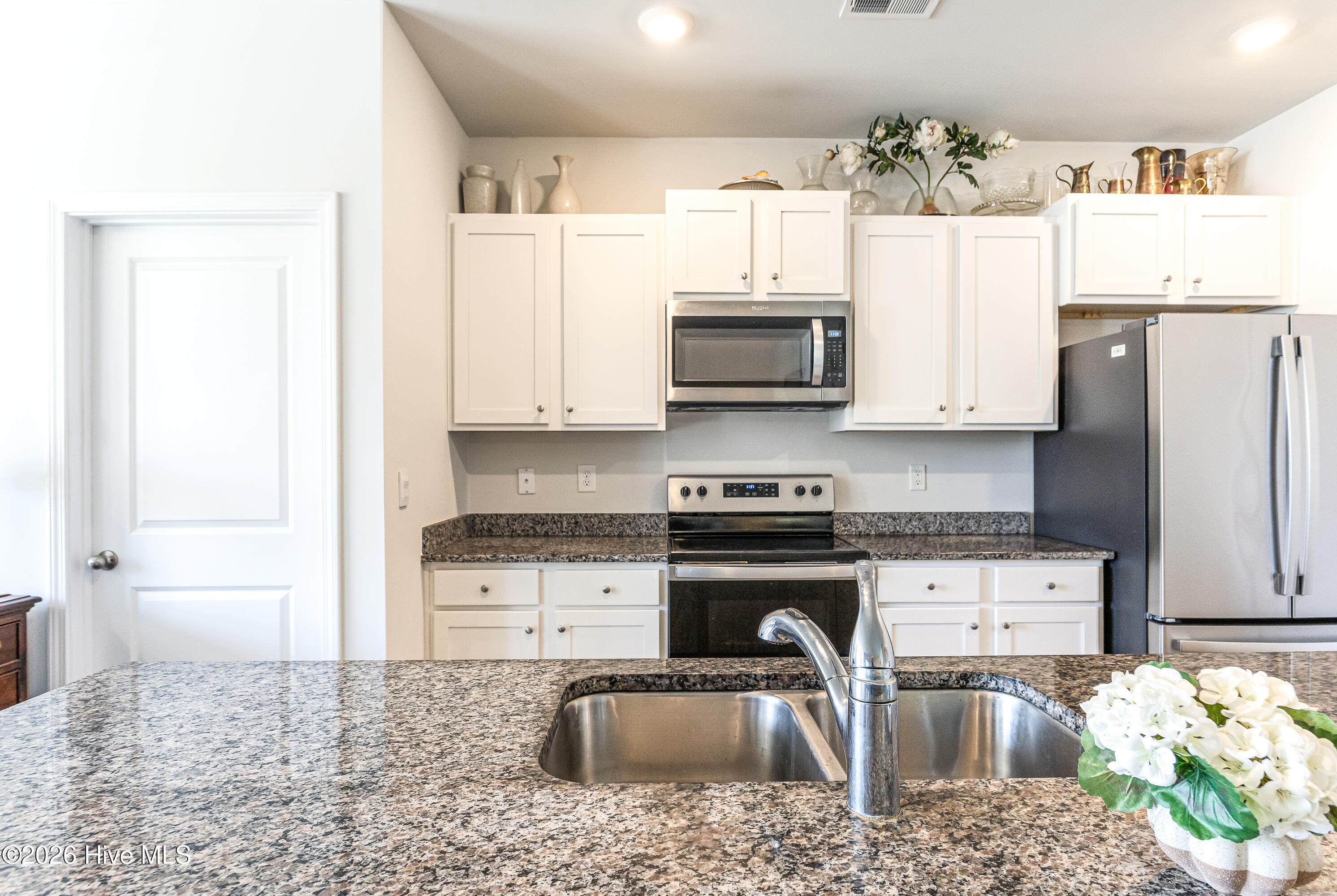 100566336 | Photo 17