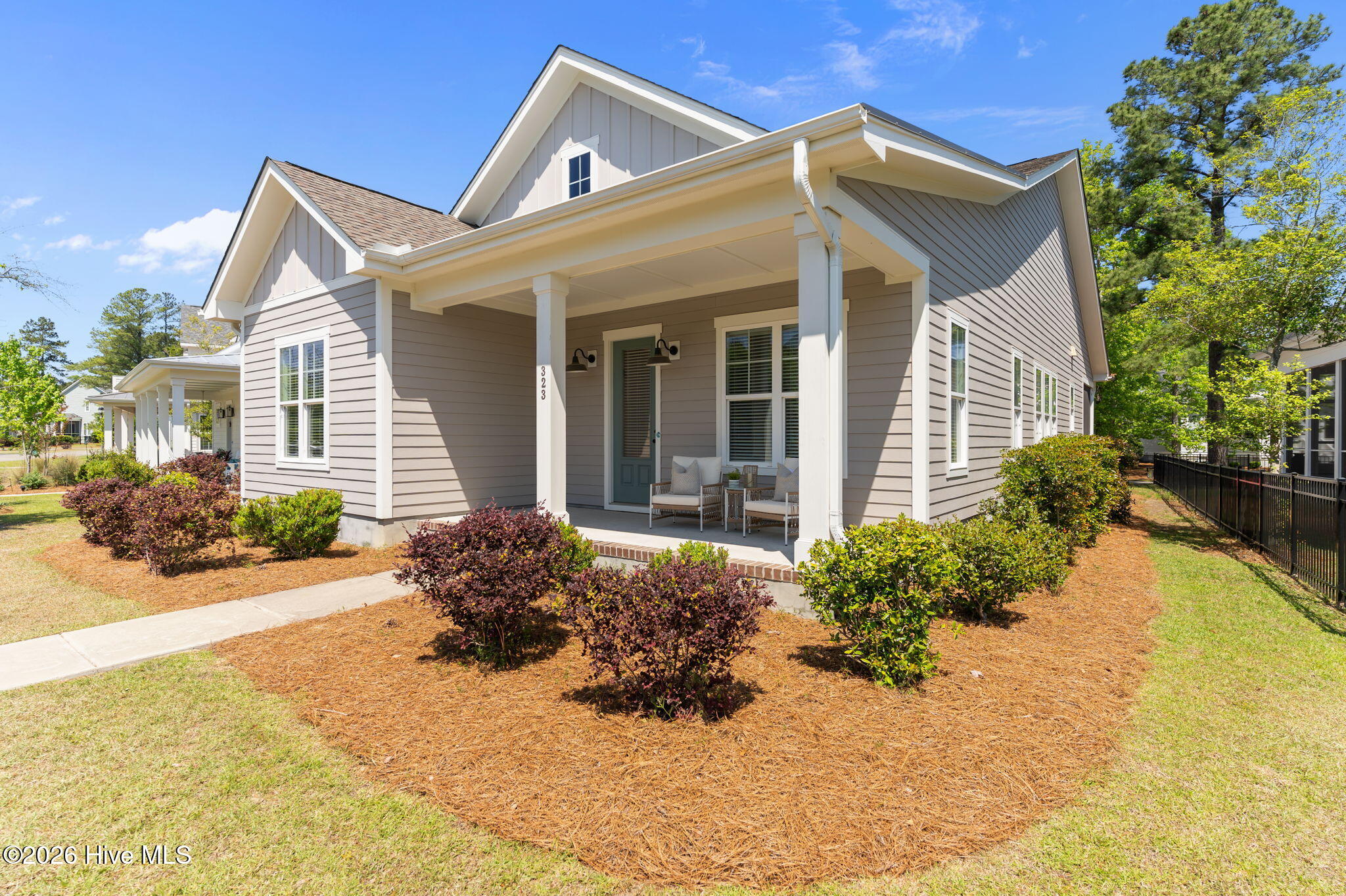 100568555 | Photo 40