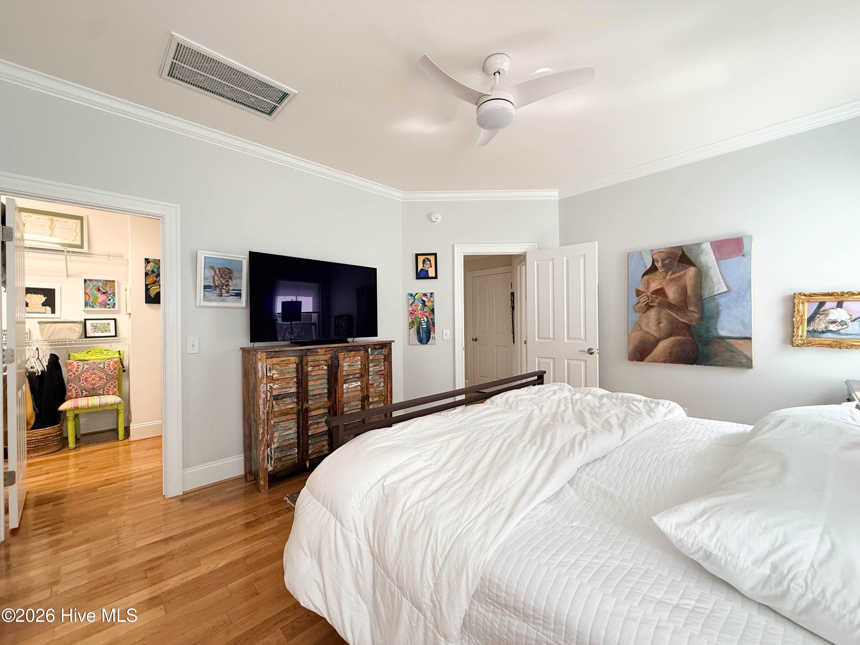 100559415 | Photo 47