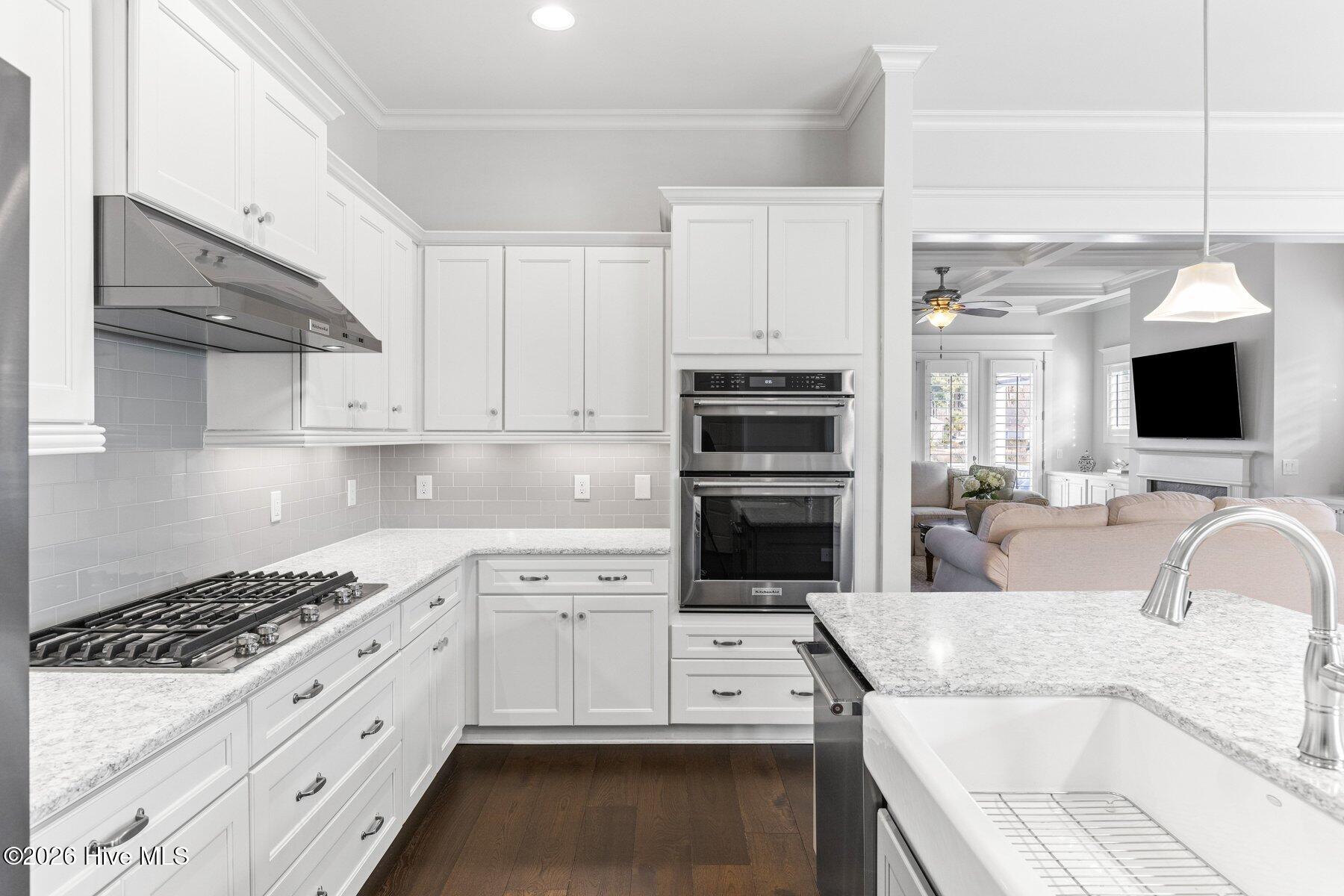 100550538 | Photo 24