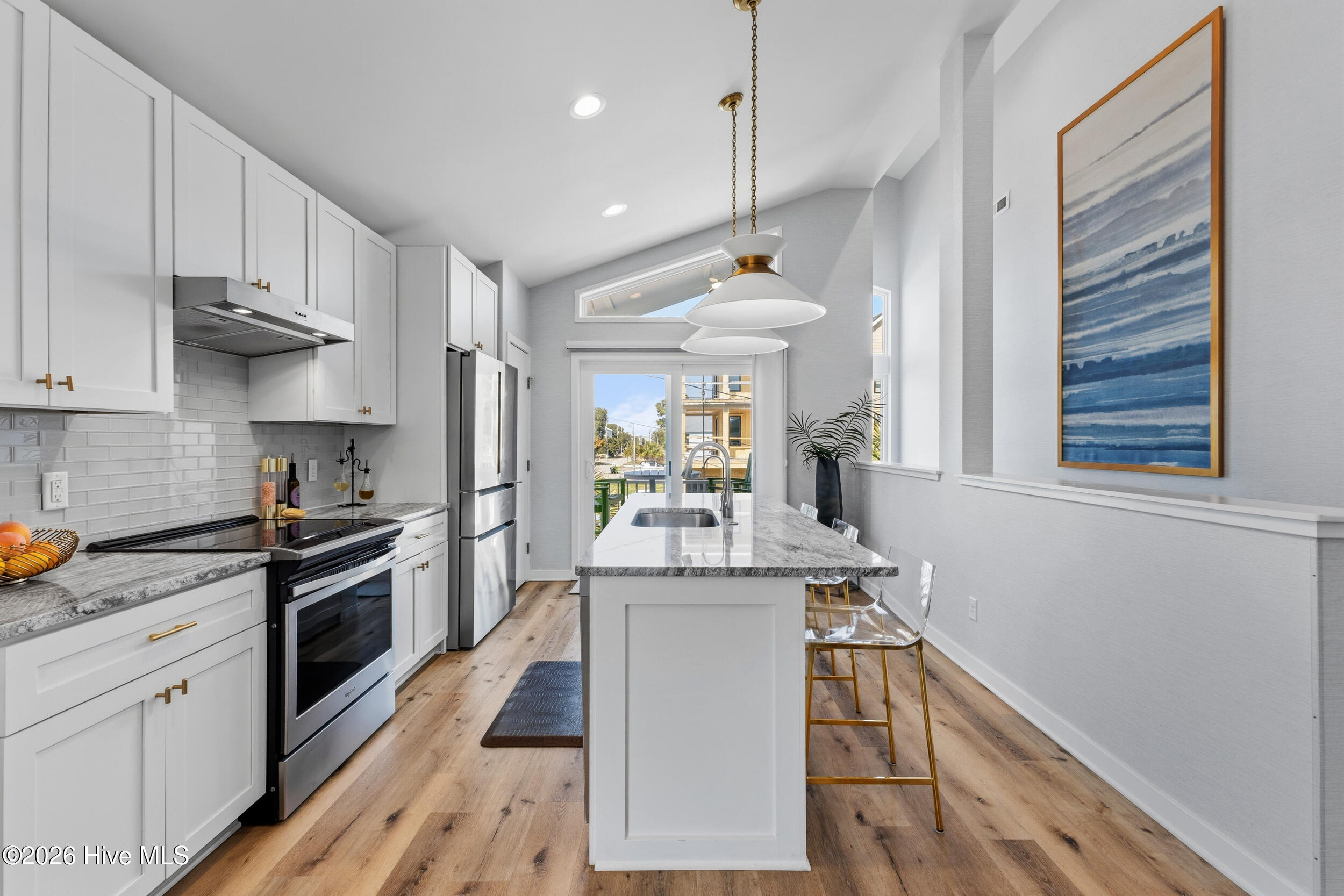 100558032 | Photo 18