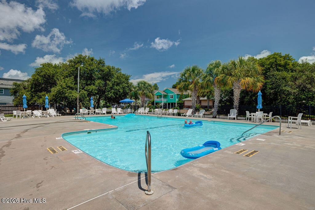 100562699 | Photo 43