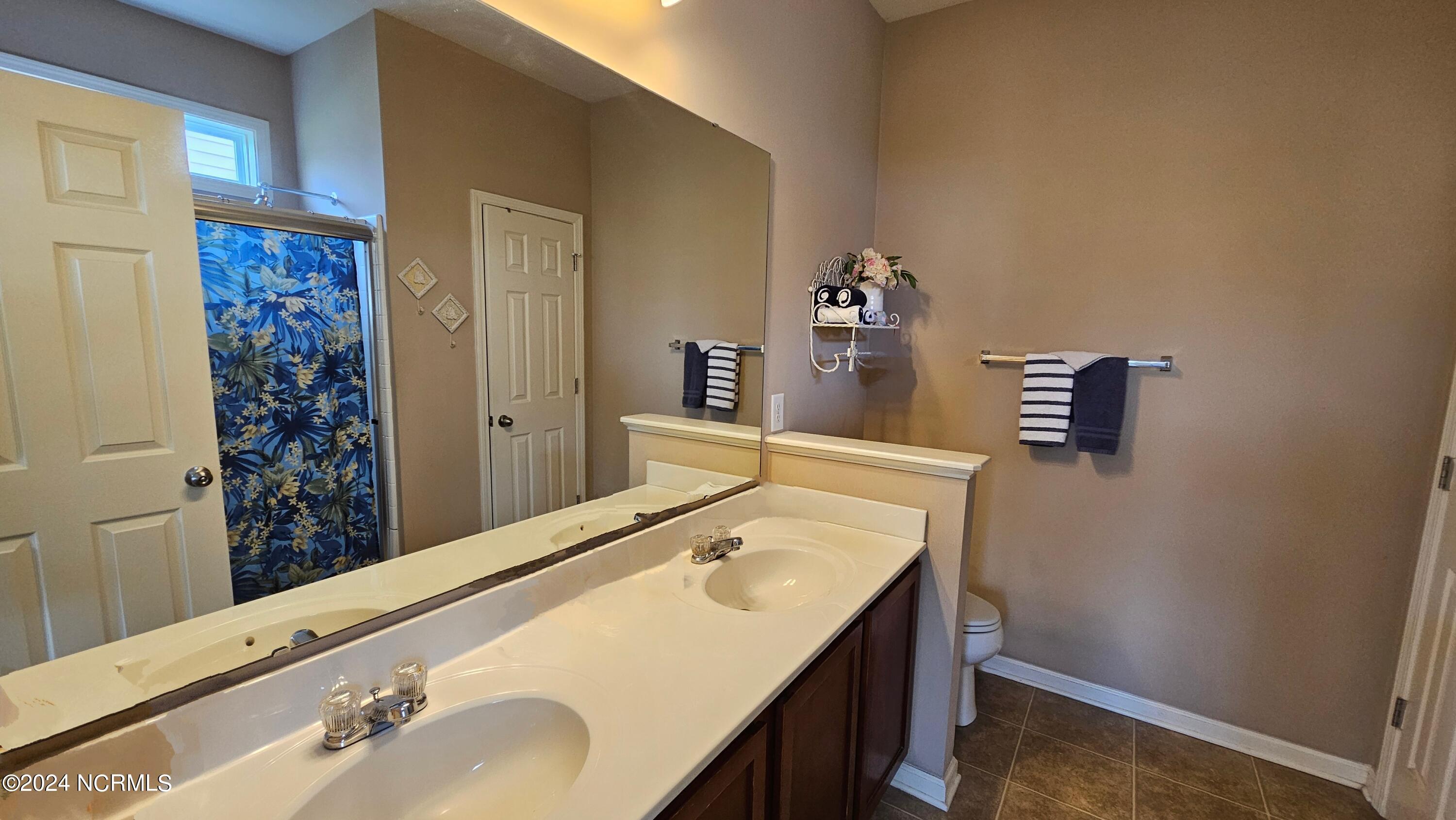 100565741 | Photo 27