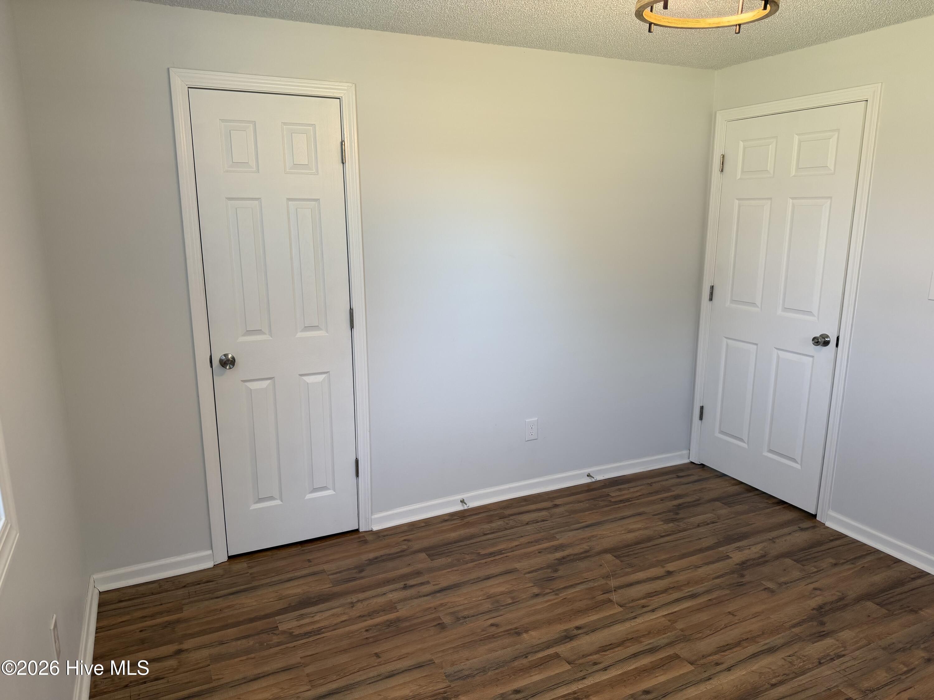 100568098 | Photo 13