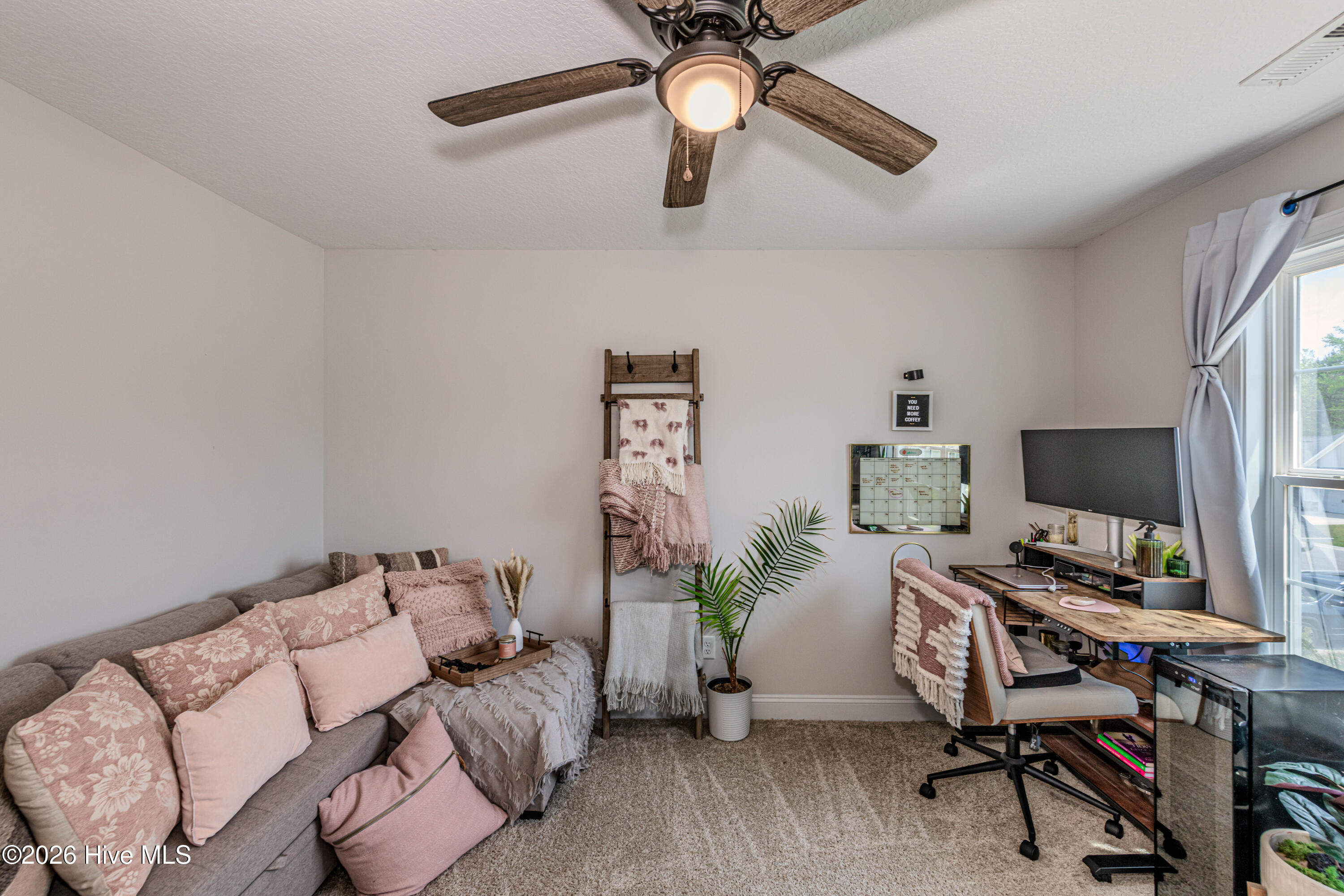 100570010 | Photo 57