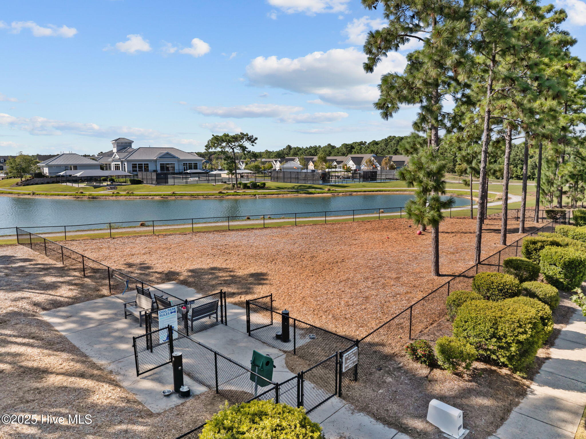 100565127 | Photo 70