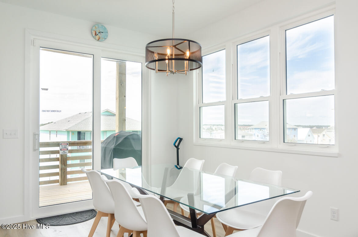 100549304 | Photo 12