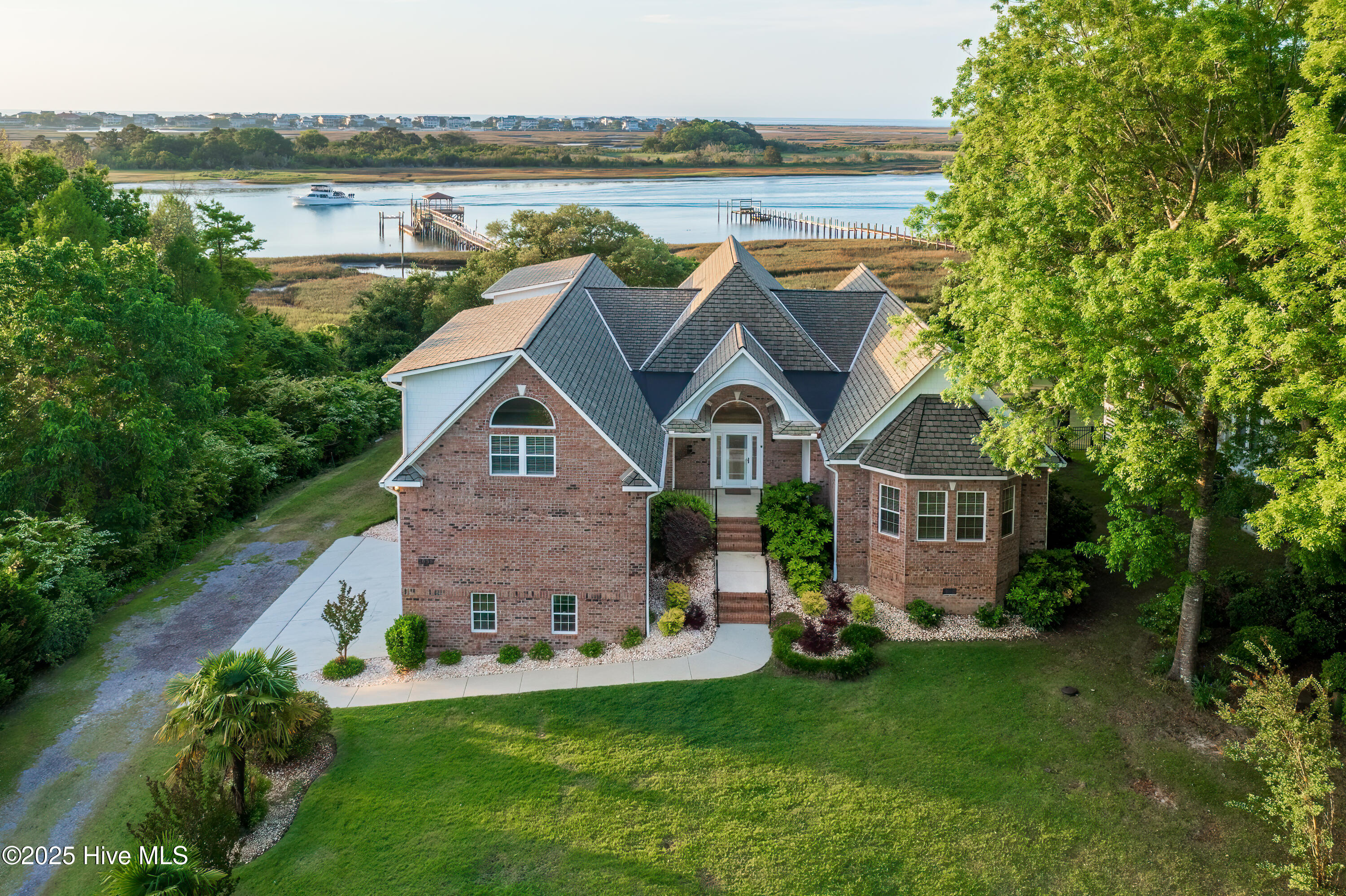 100506223 | Photo 47