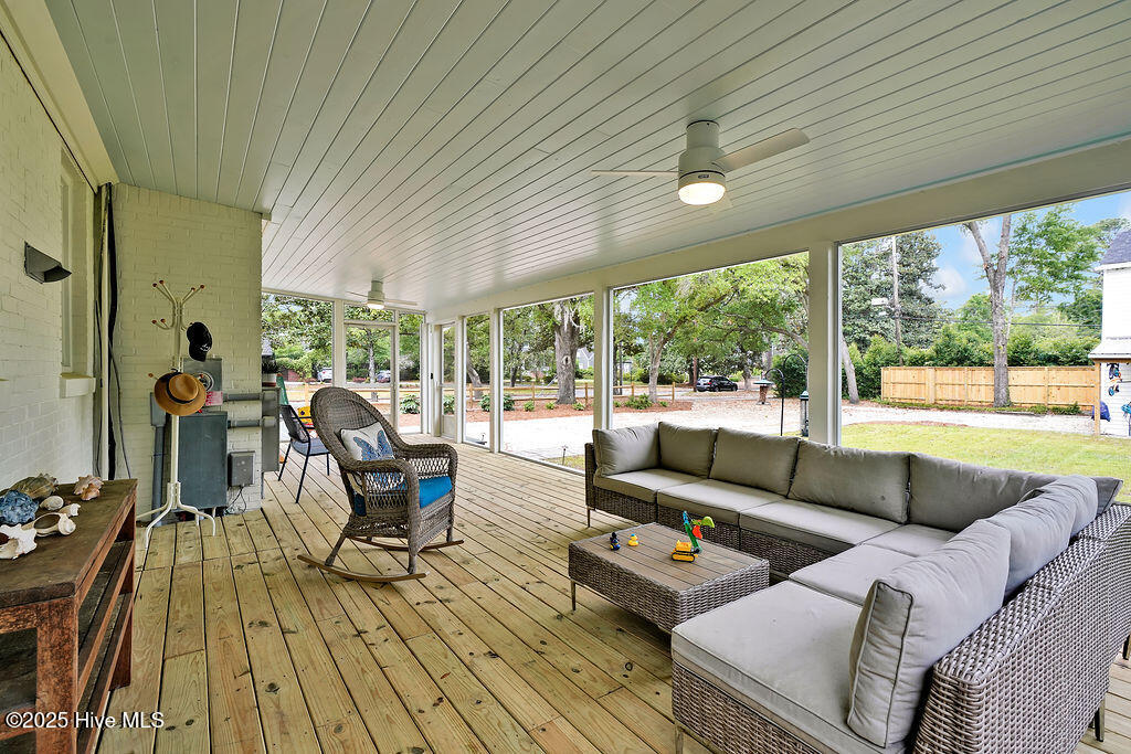 100528025 | Photo 30