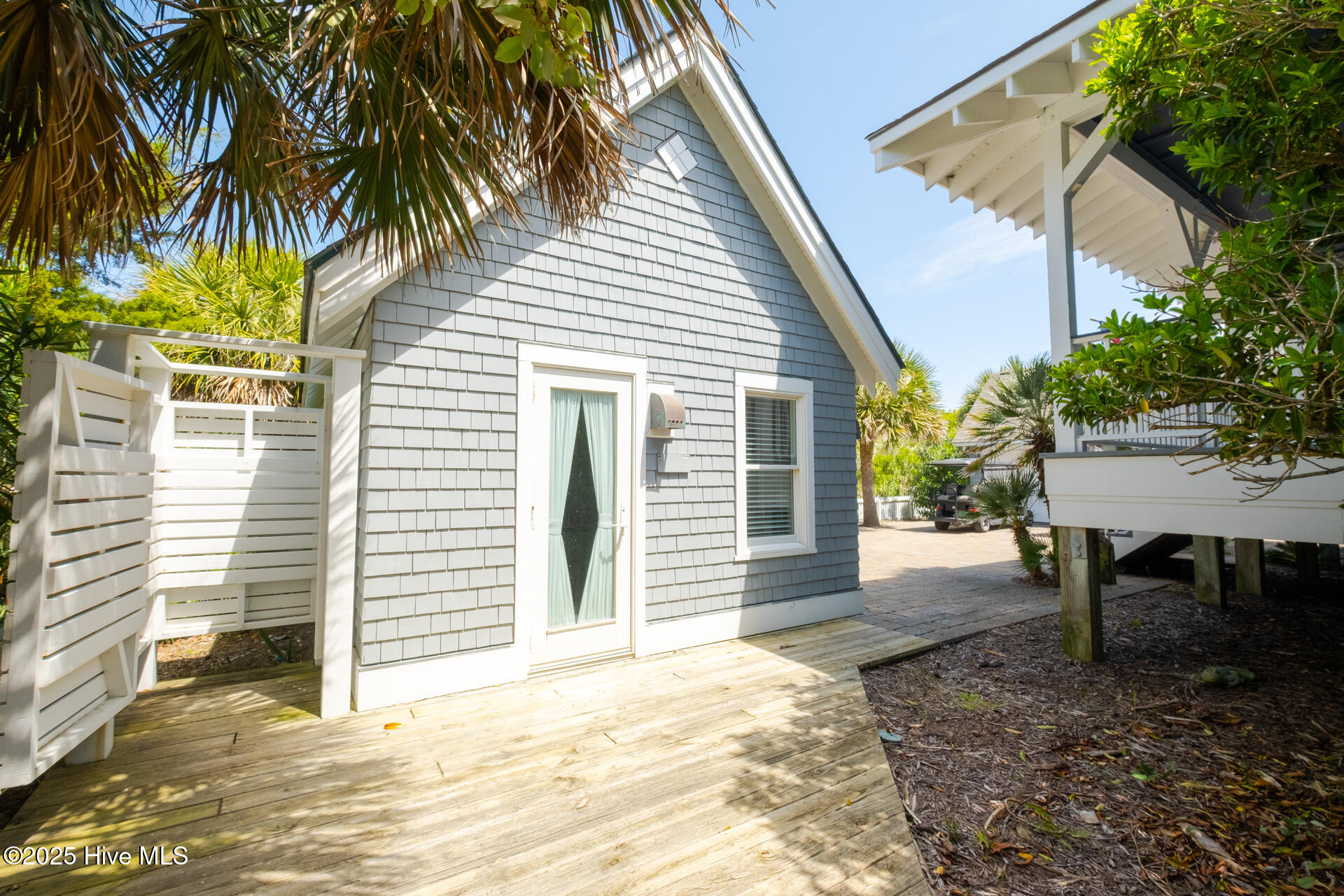 100523176 | Photo 33