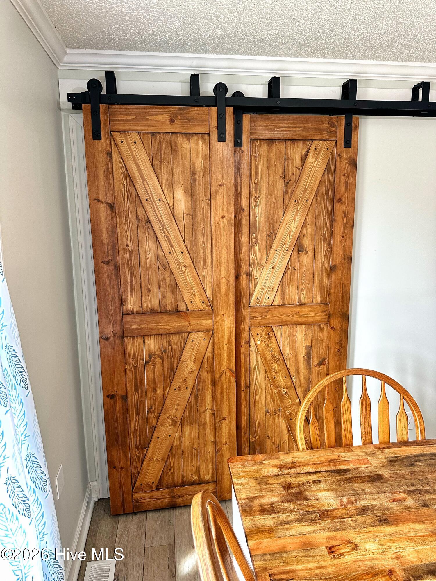 100559040 | Photo 14