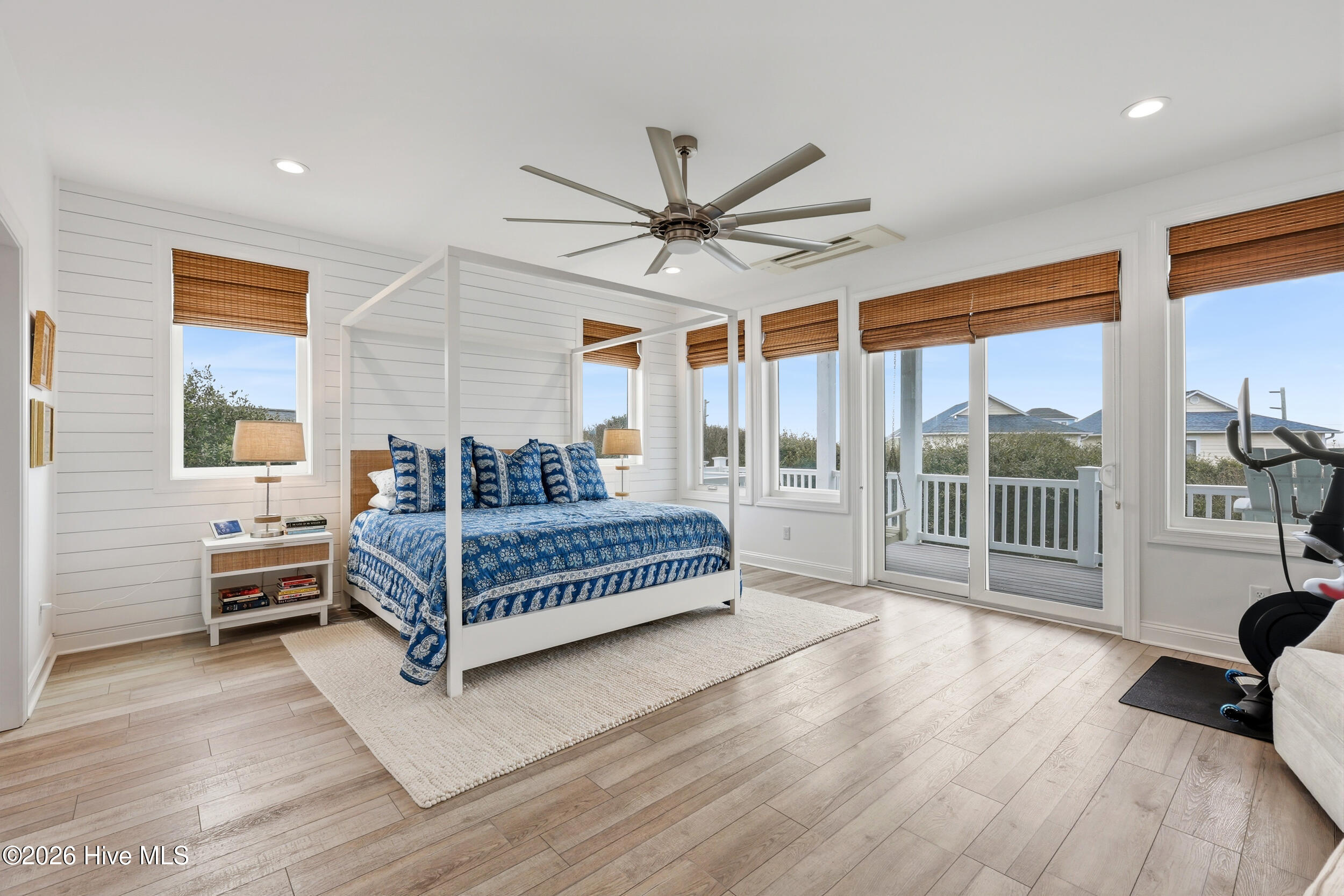 100552984 | Photo 18