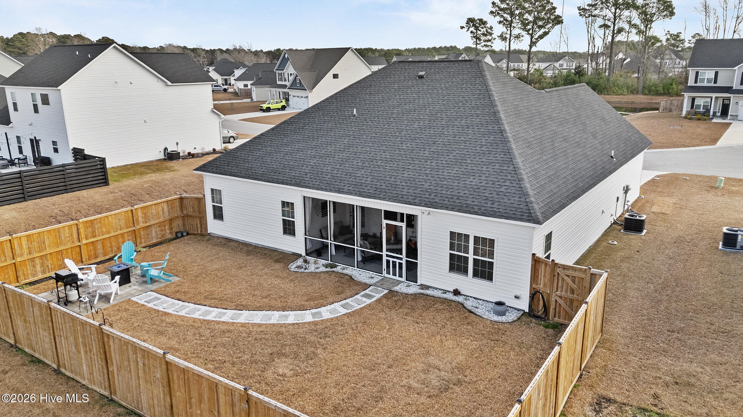 100547836 | Photo 38