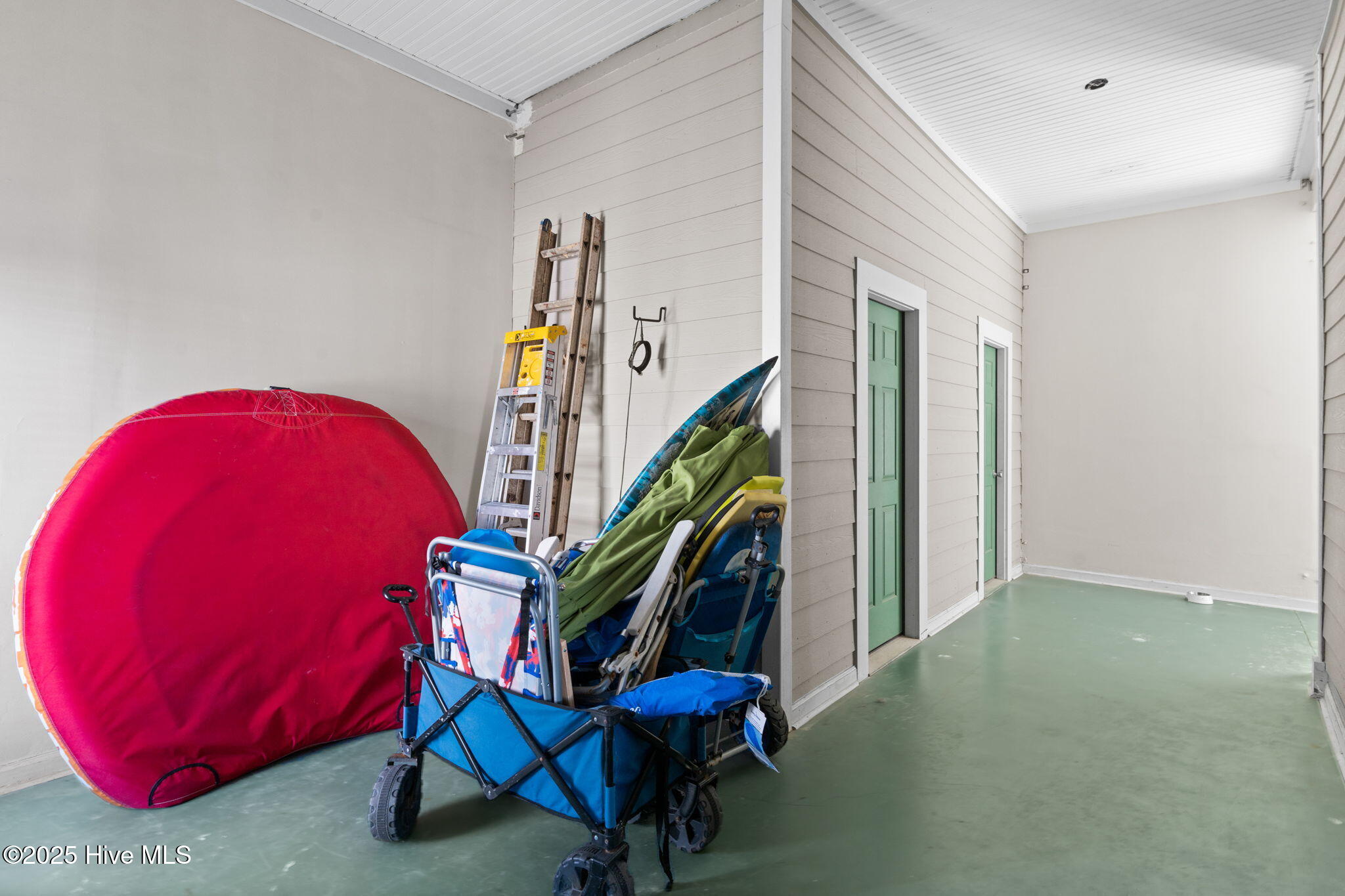 100541460 | Photo 65