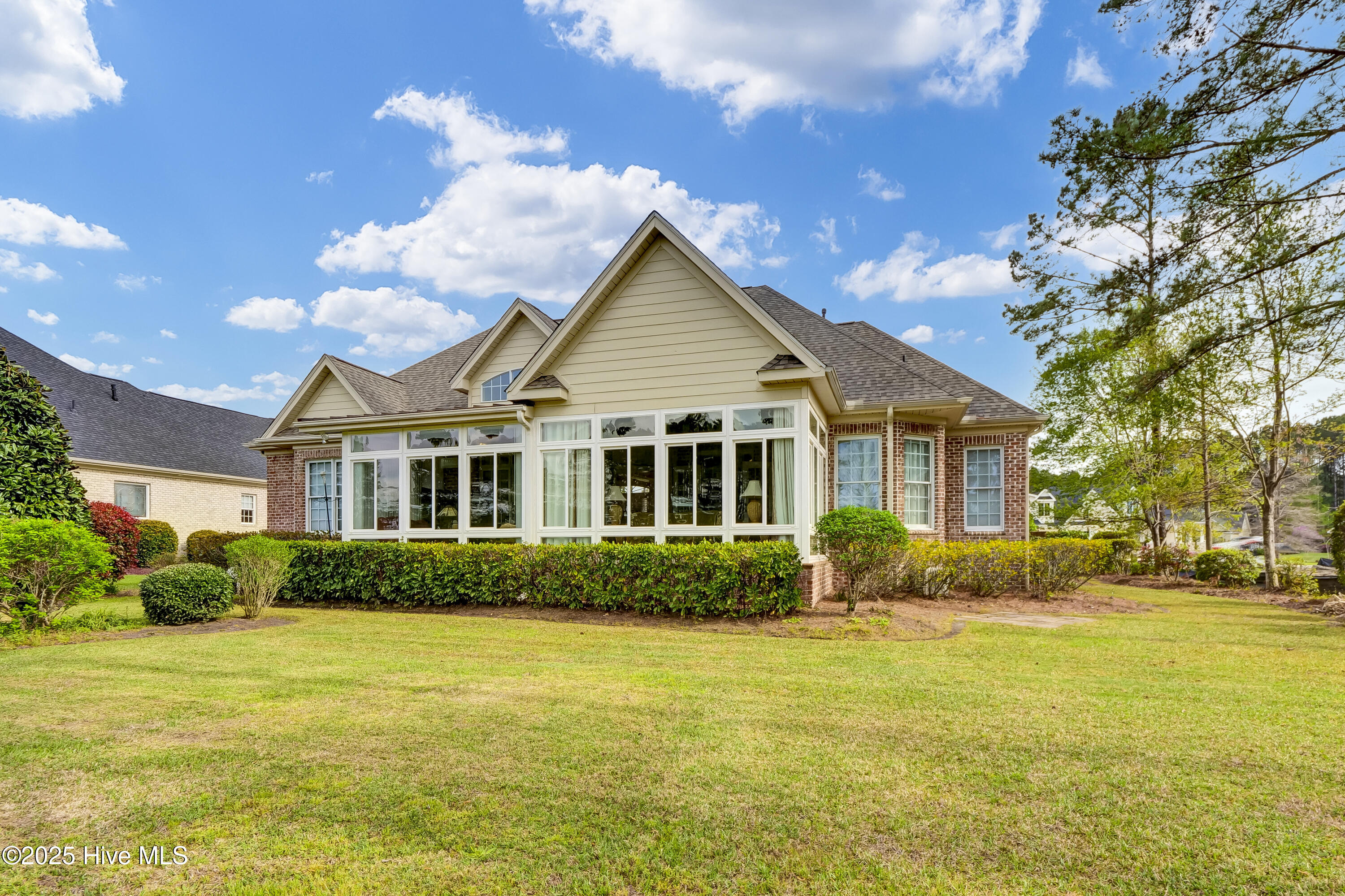 100499104 | Photo 32