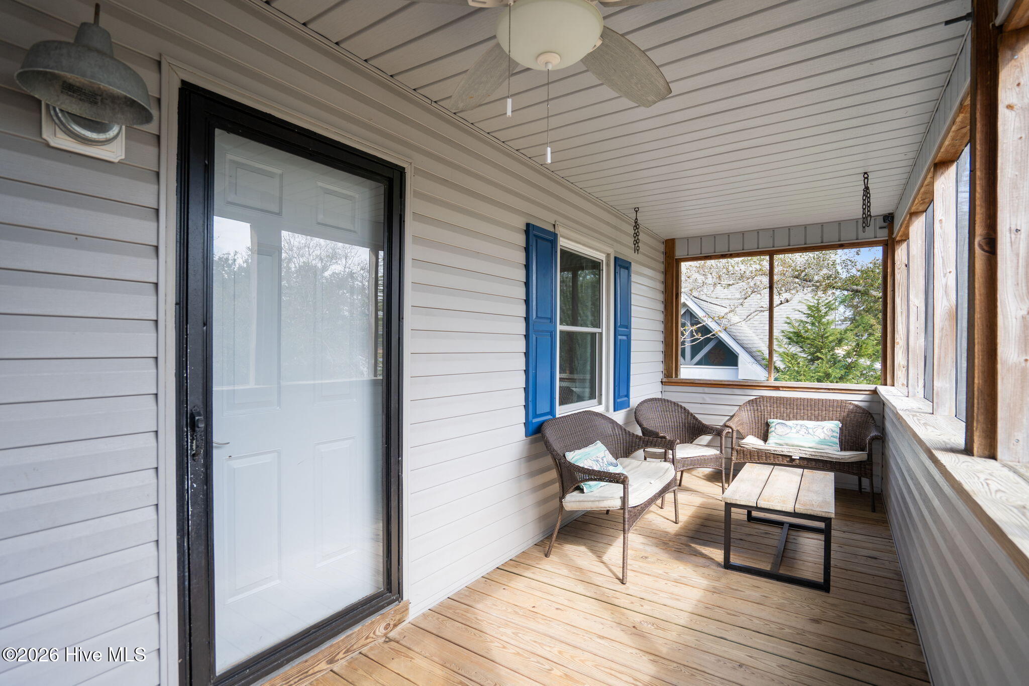 100558110 | Photo 10