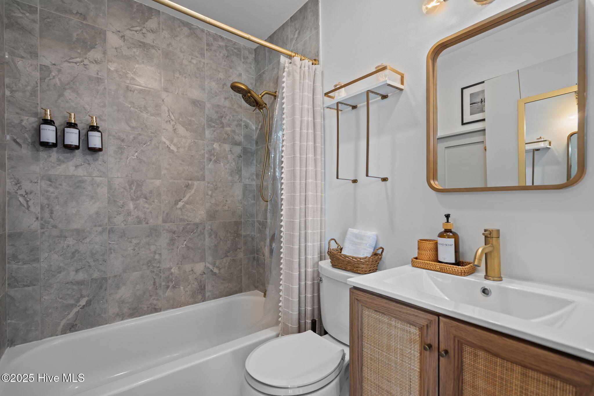 100534749 | Photo 17