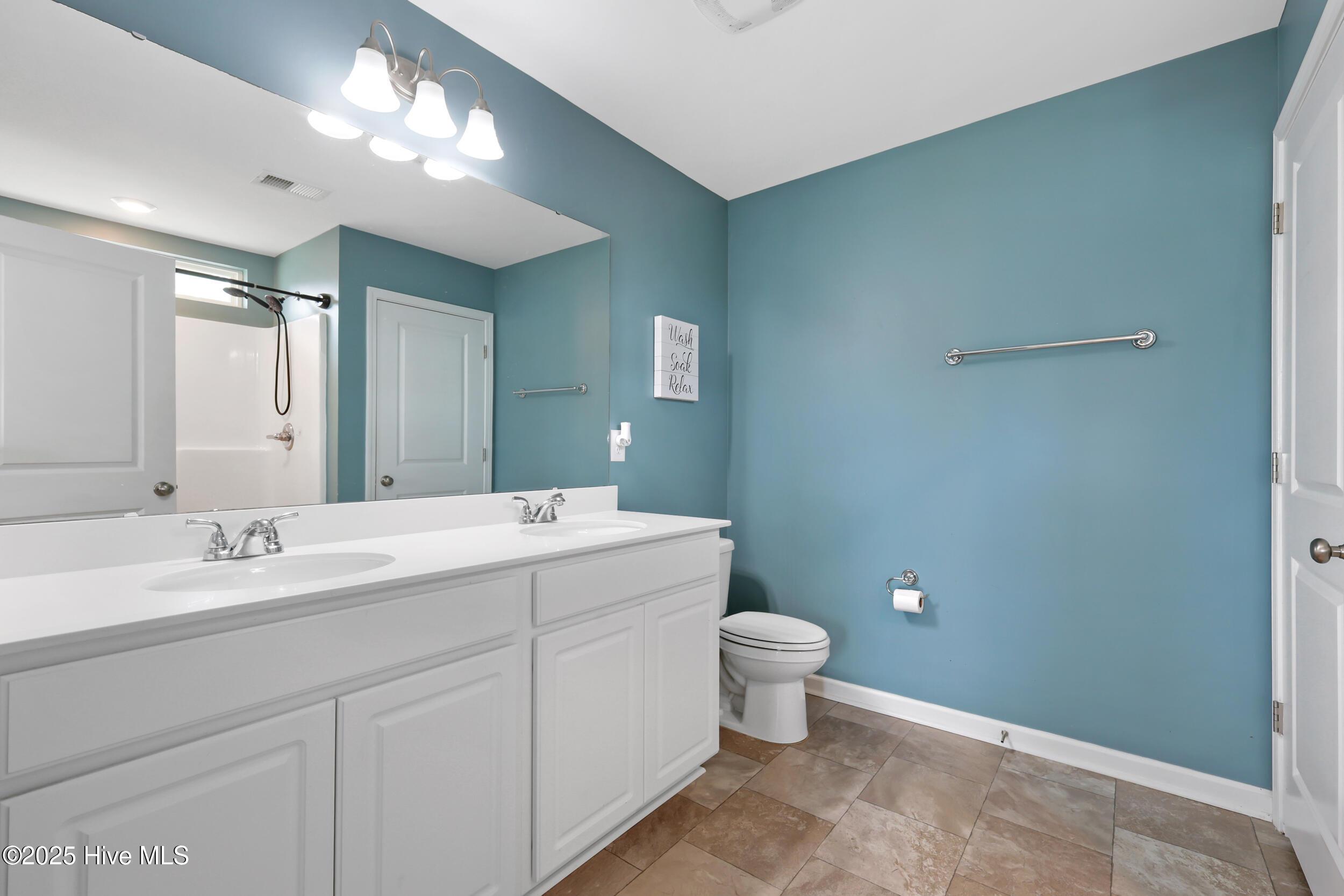 100554795 | Photo 15