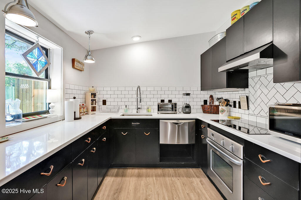 100555819 | Photo 14