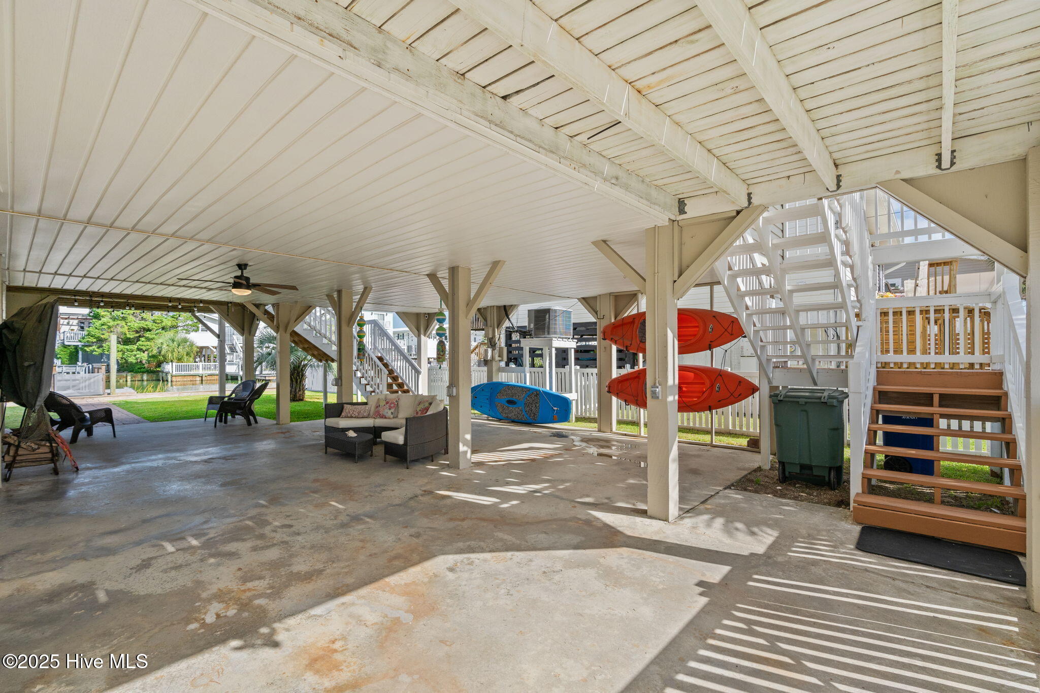 Space to store beach toys!