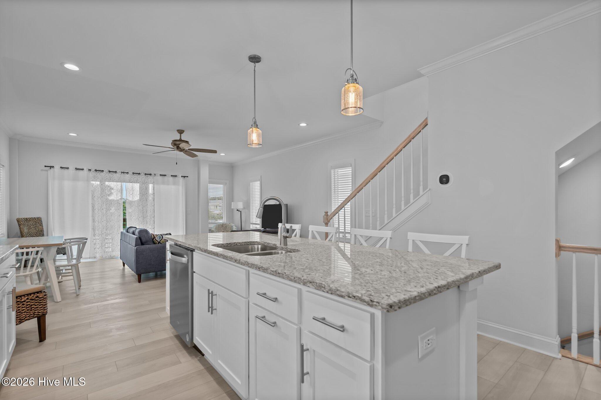 100554587 | Photo 12