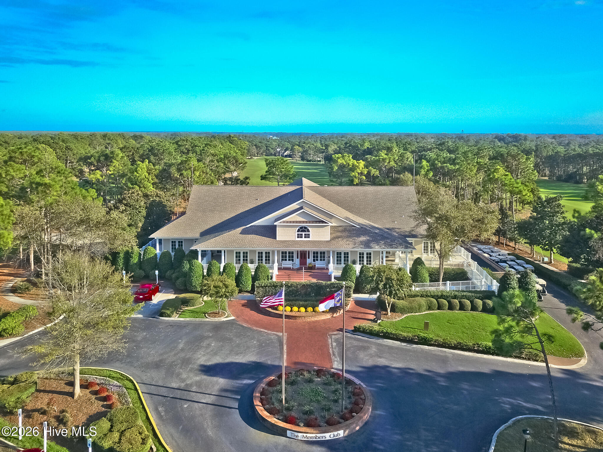 100568005 | Photo 37