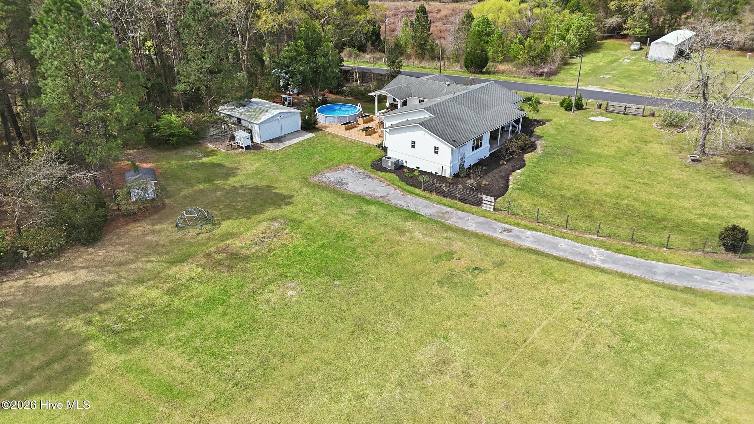 100562935 | Photo 50