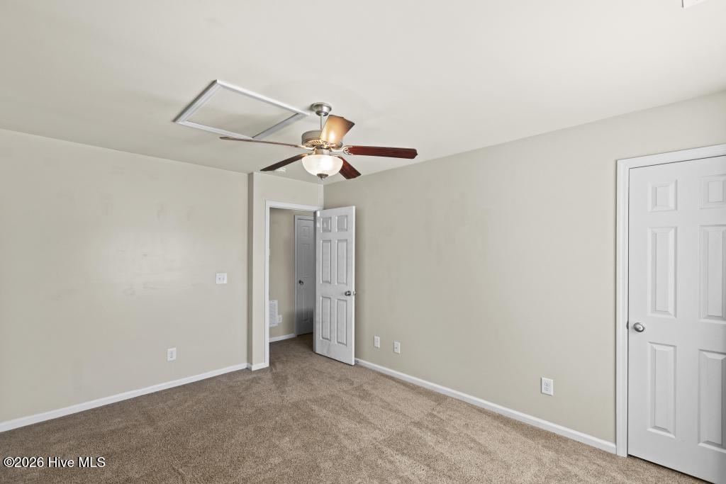 100550335 | Photo 18