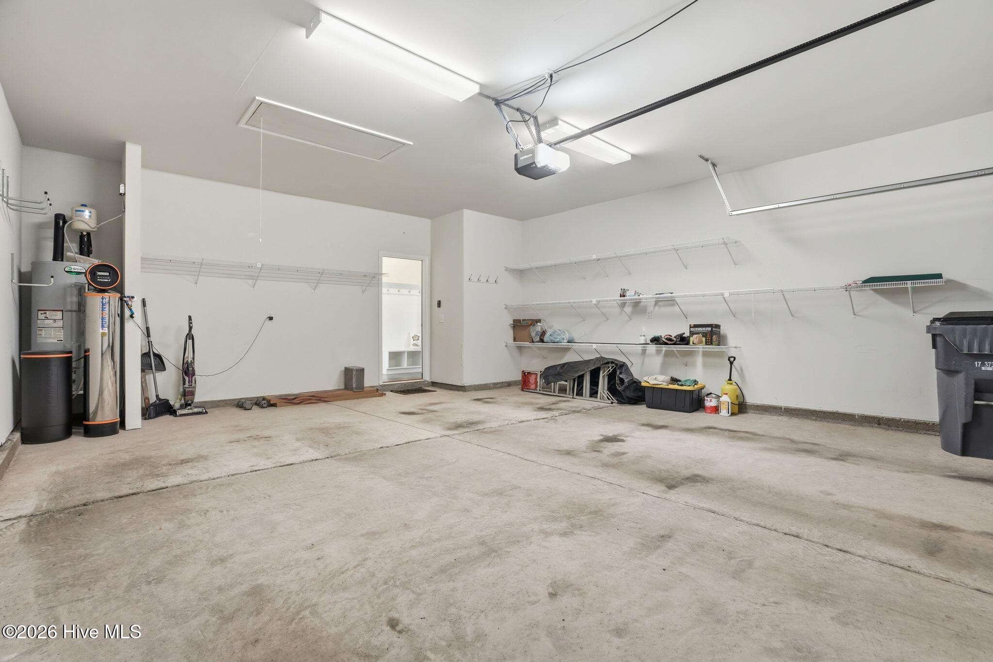 100560462 | Photo 62