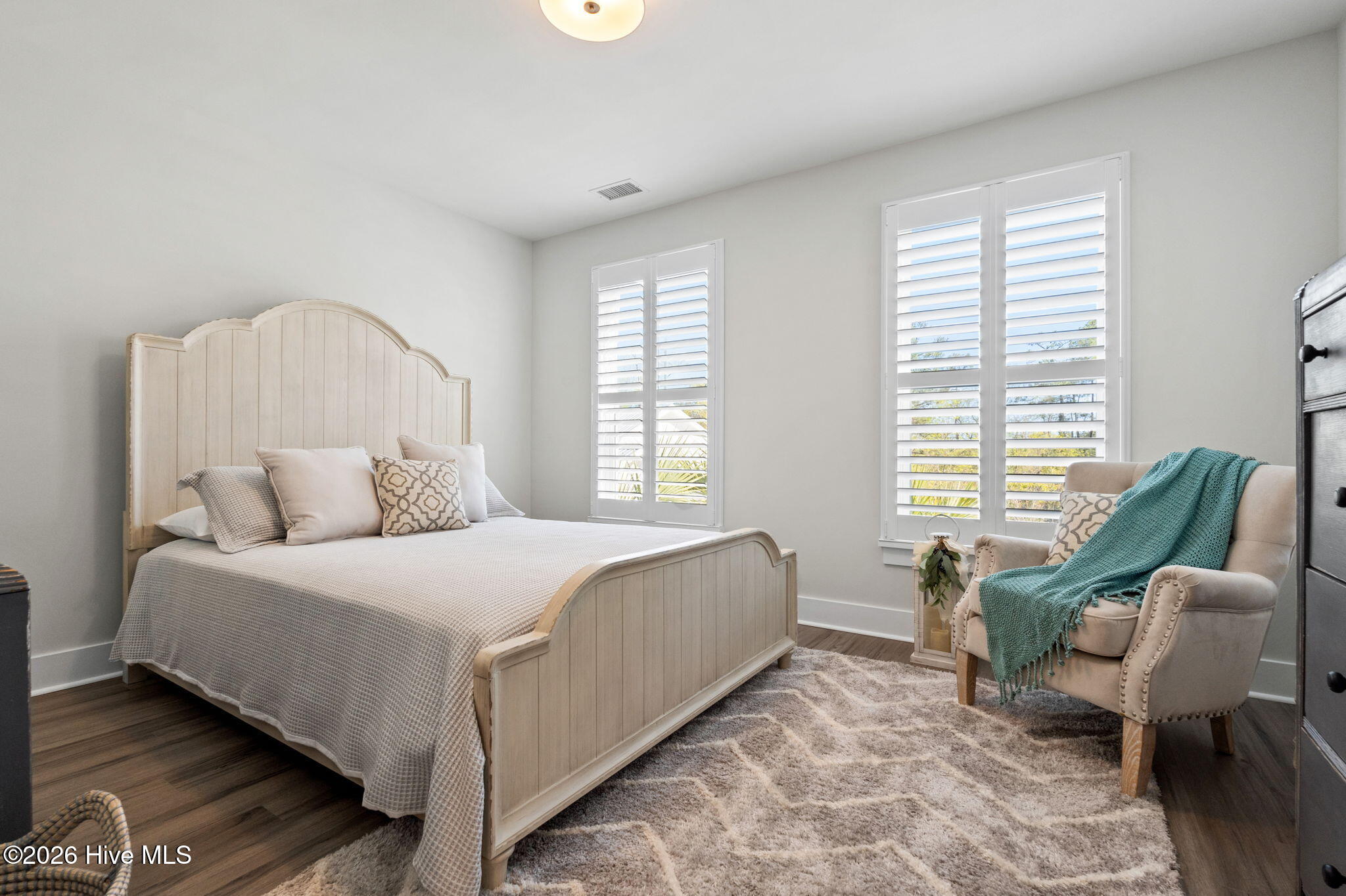 100564957 | Photo 30